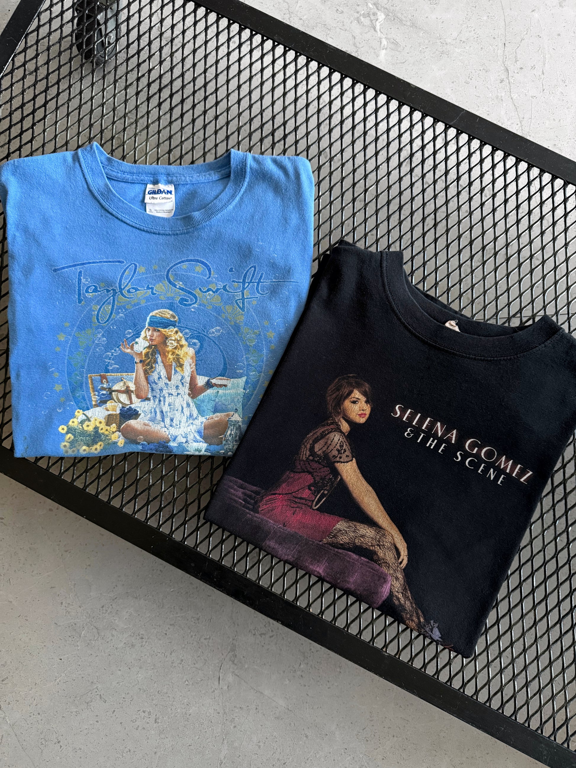 (L) 2010 SELENA GÓMEZ THE SCENE CONCERT TOUR TEE