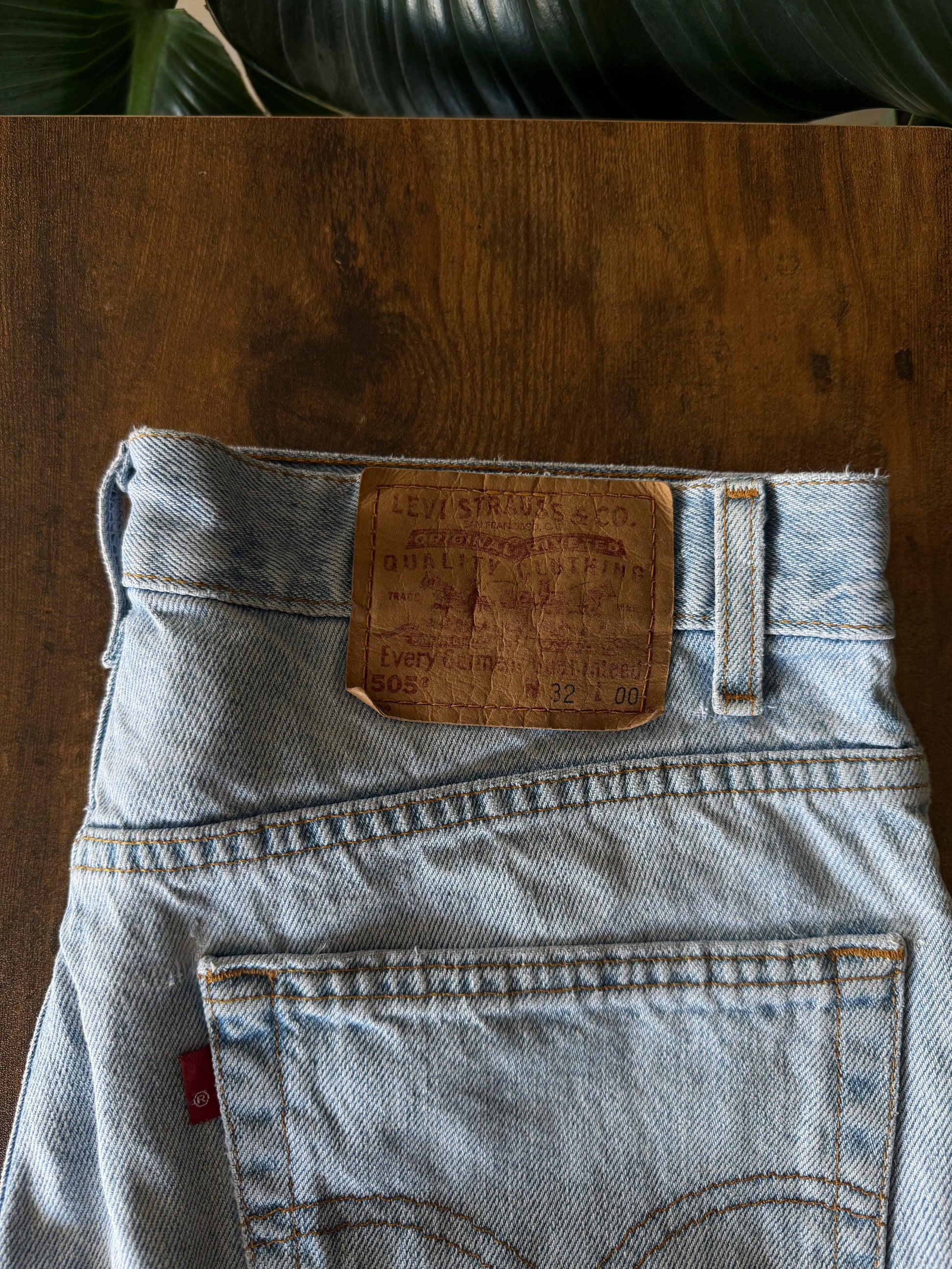 VINTAGE LEVIS 505 SHORT - 32
