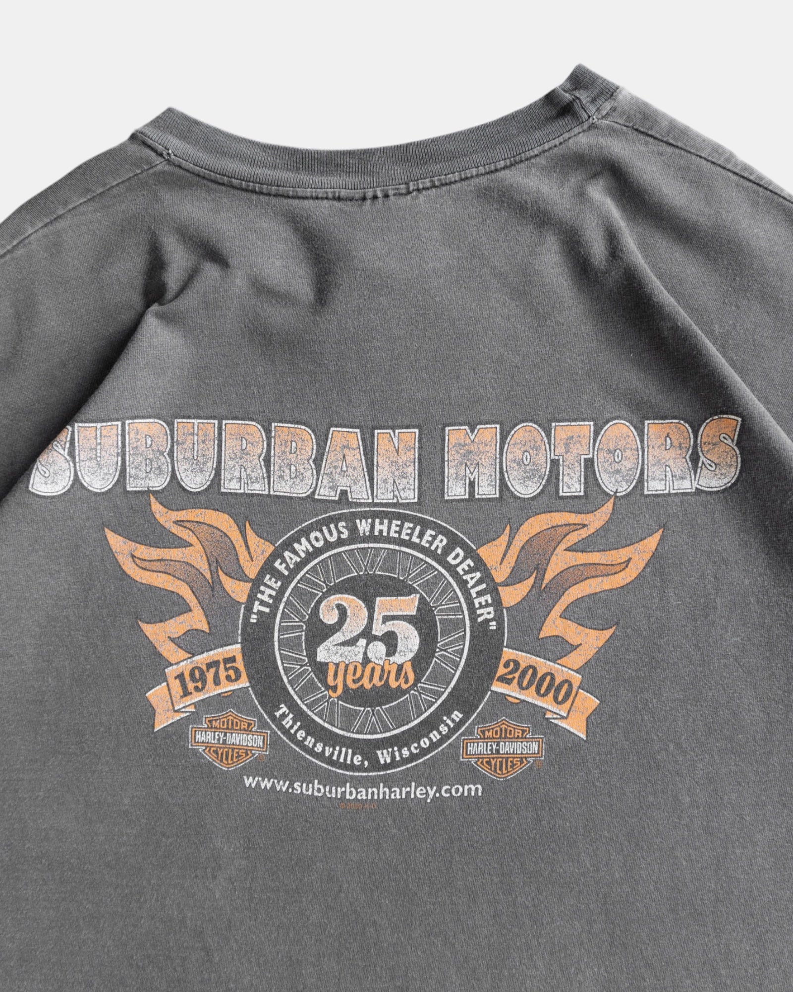 (L/XL) VINTAGE HARLEY DAVIDSON SUBURBAN MOTORS FLAMES FADED TEE