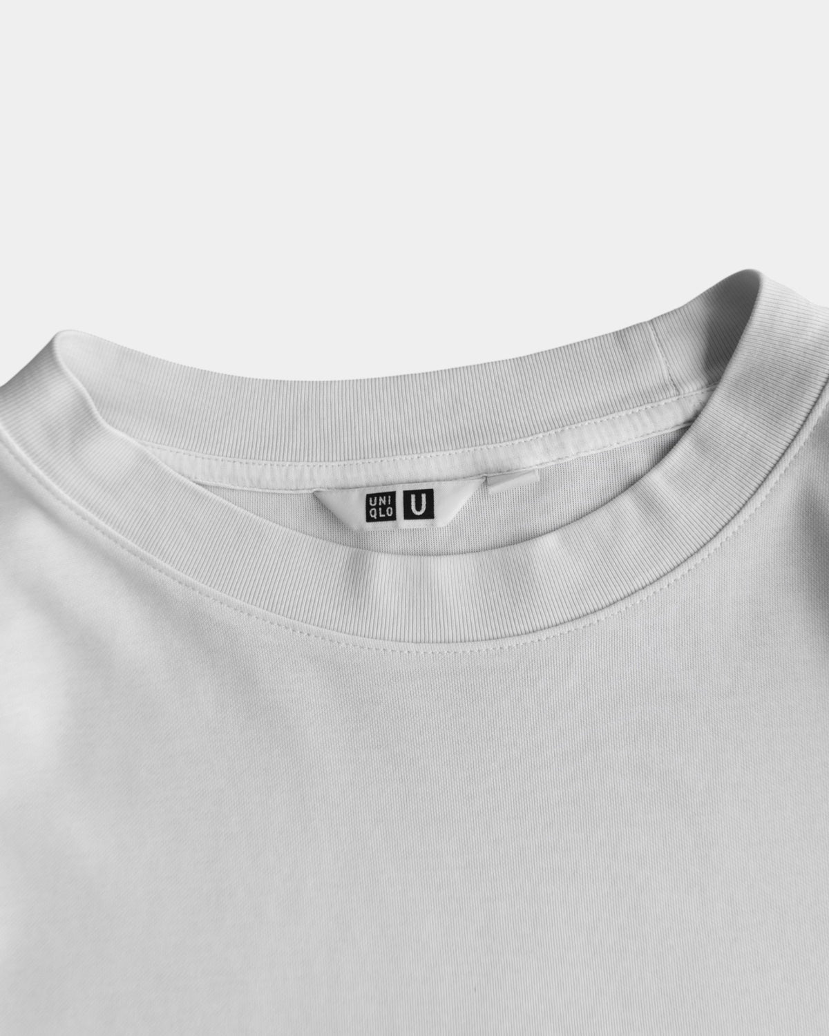 (S/M) UNIQLO WHITE TEE