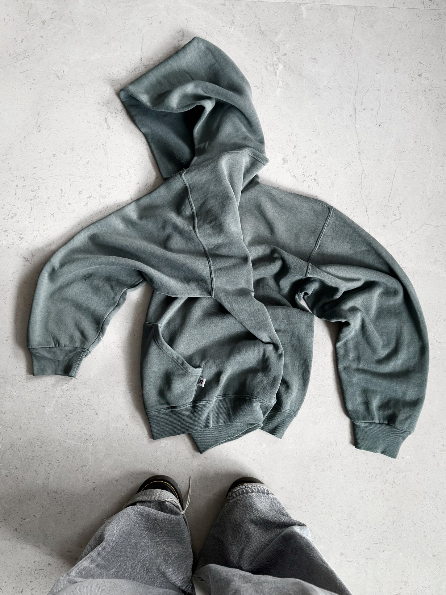 (BOXY L) 2000’S VINTAGE RUSSELL GREEN AMAZING FADED HOODIE