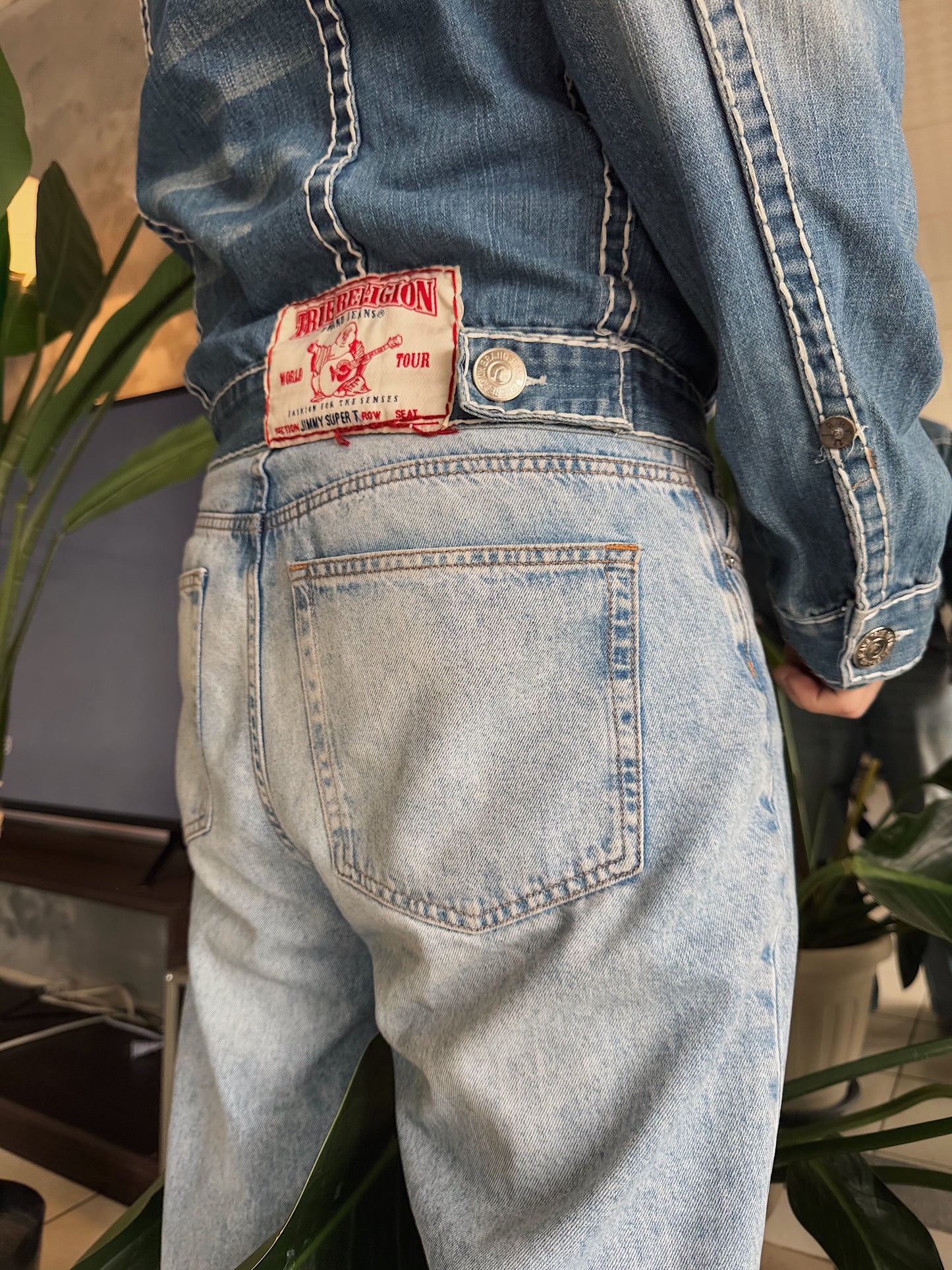 (M) VINTAGE TRUE RELIGION DENIM JACKET