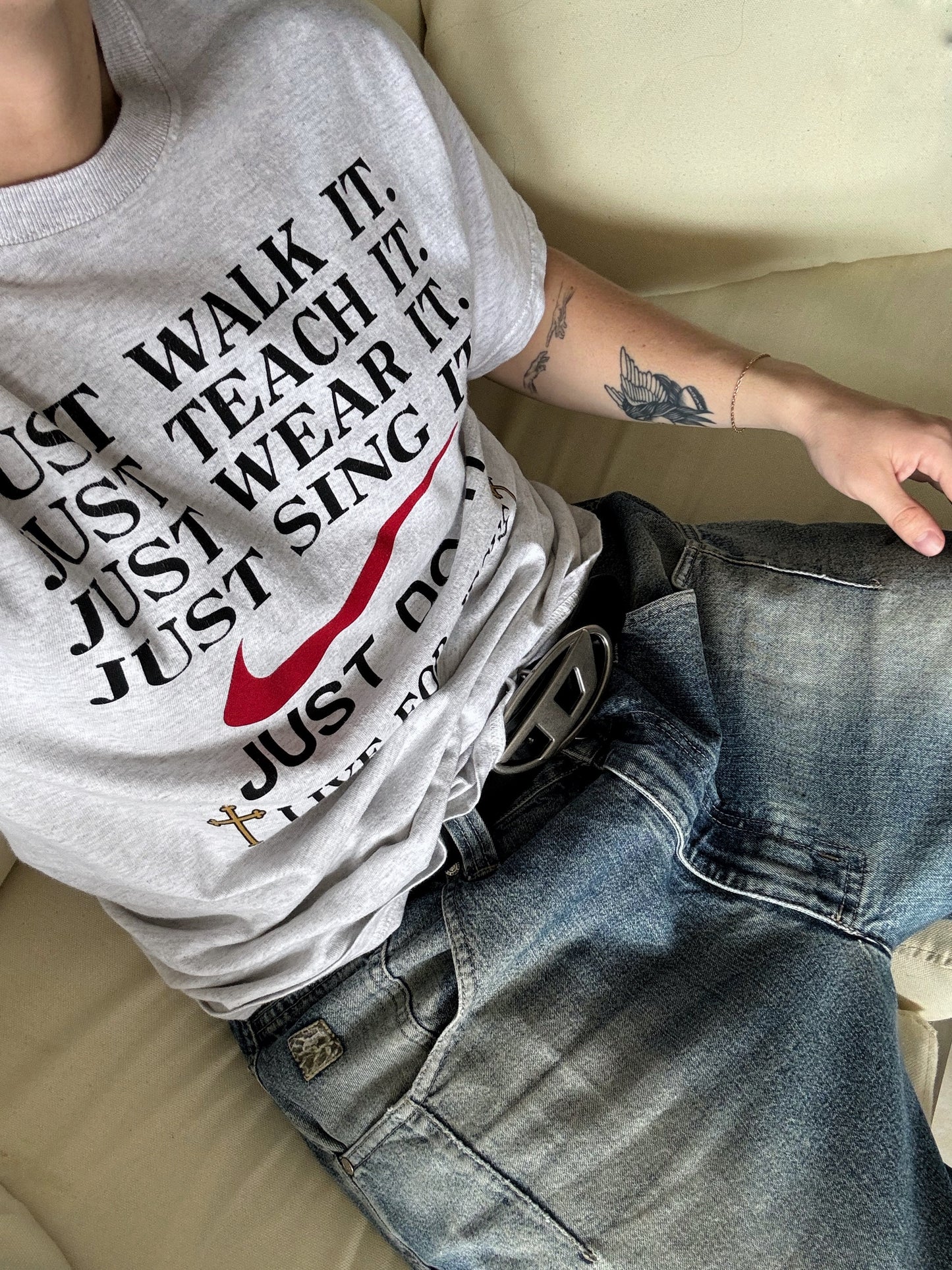 (M) 90’s Vintage Nike Parody Just Do It Live For Jesus Tee