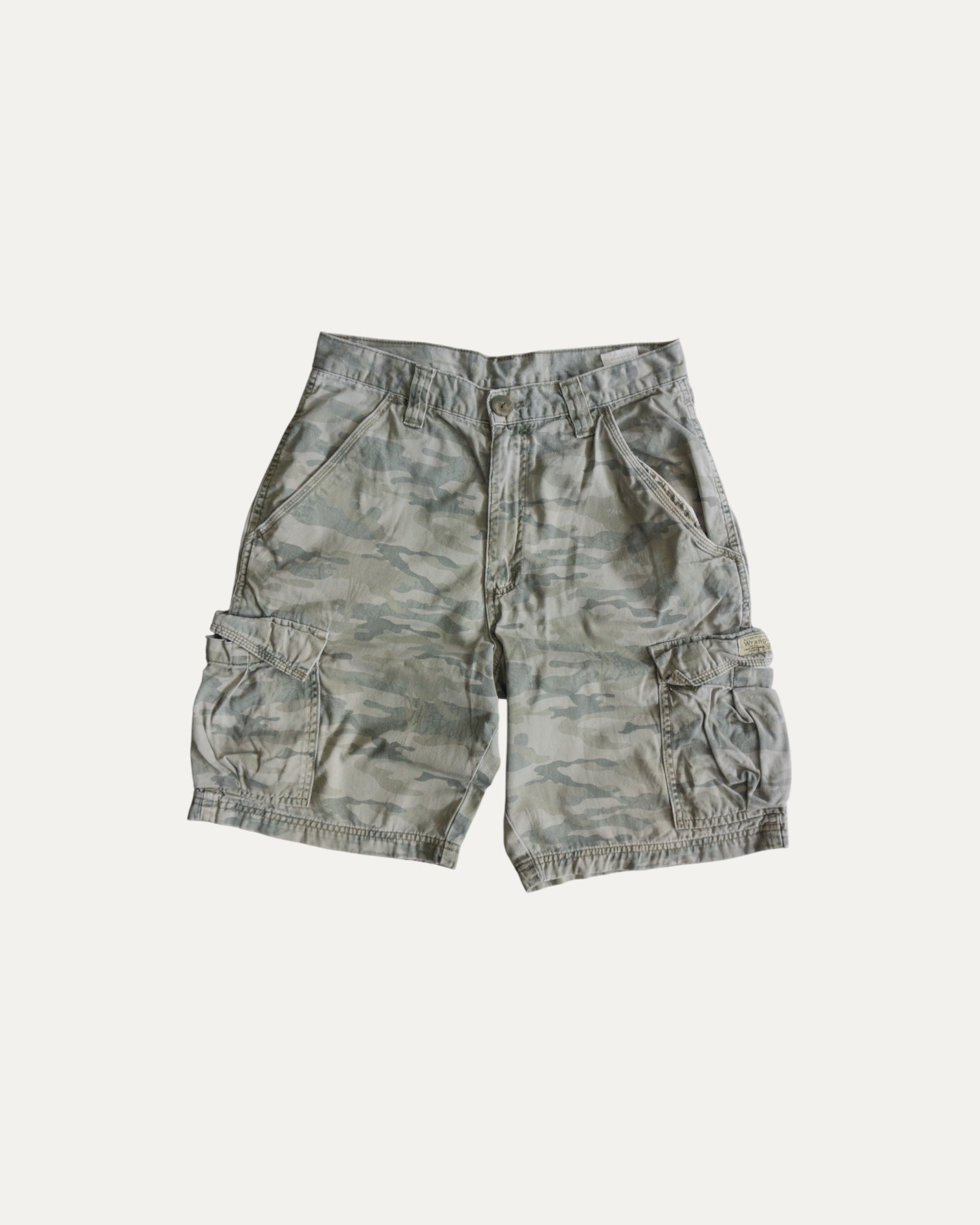VINTAGE WRANGLER CAMO CARGO SHORT - 30