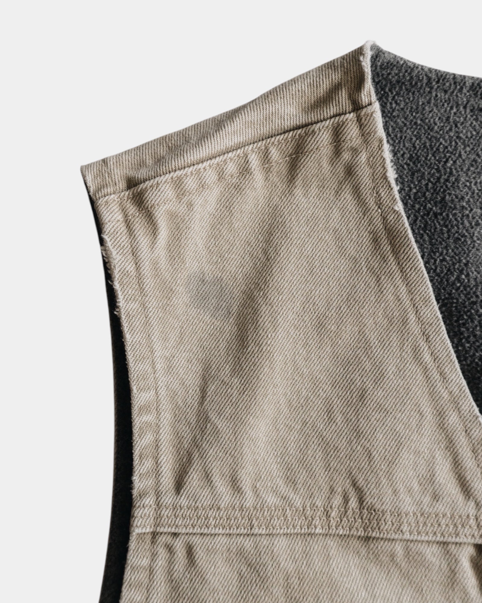 (L) VINTAGE CARHARTT SHERPA VEST