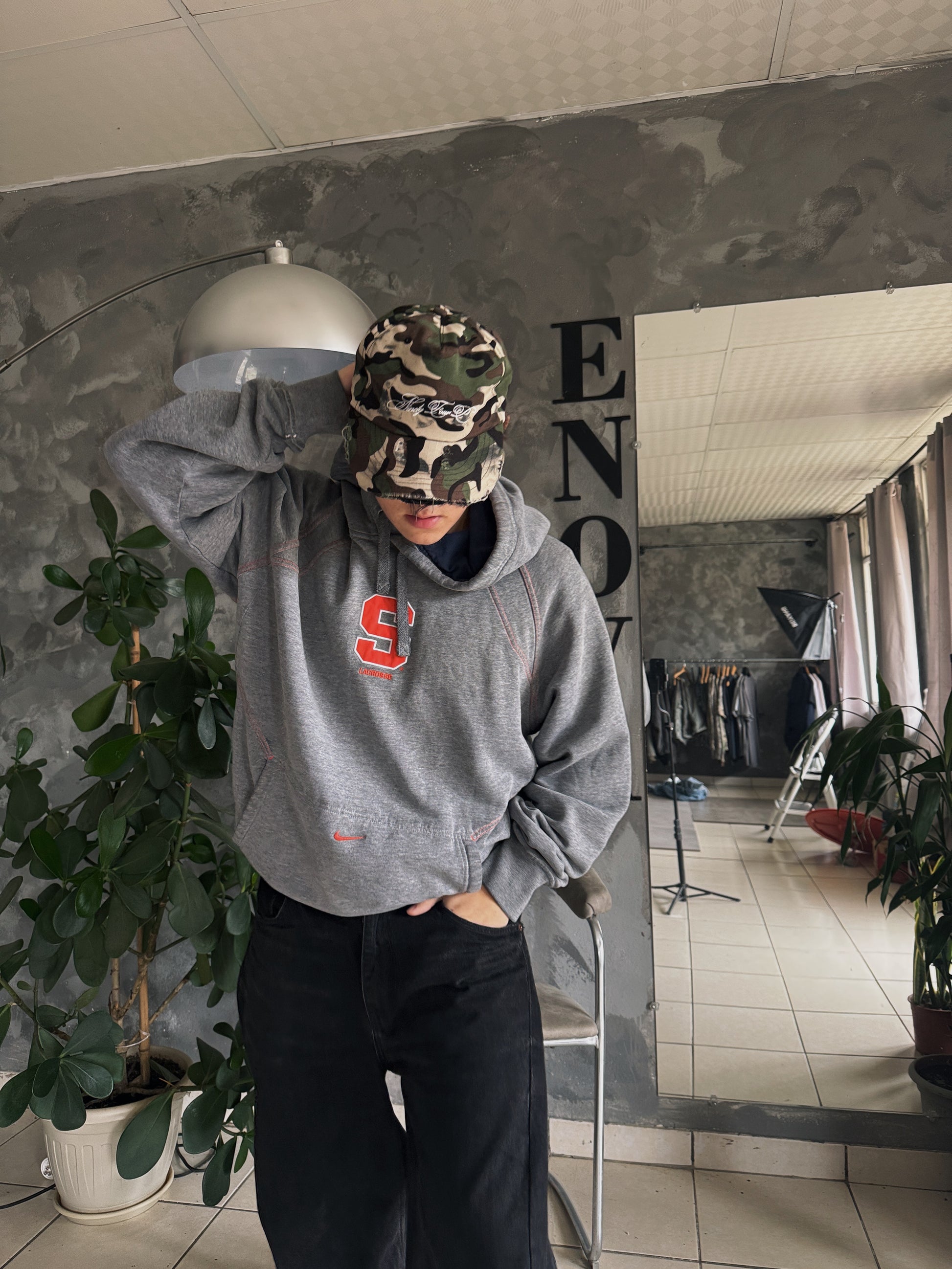 (L) 2000’S VINTAGE NIKE RETRO LACROSSE HOODIE
