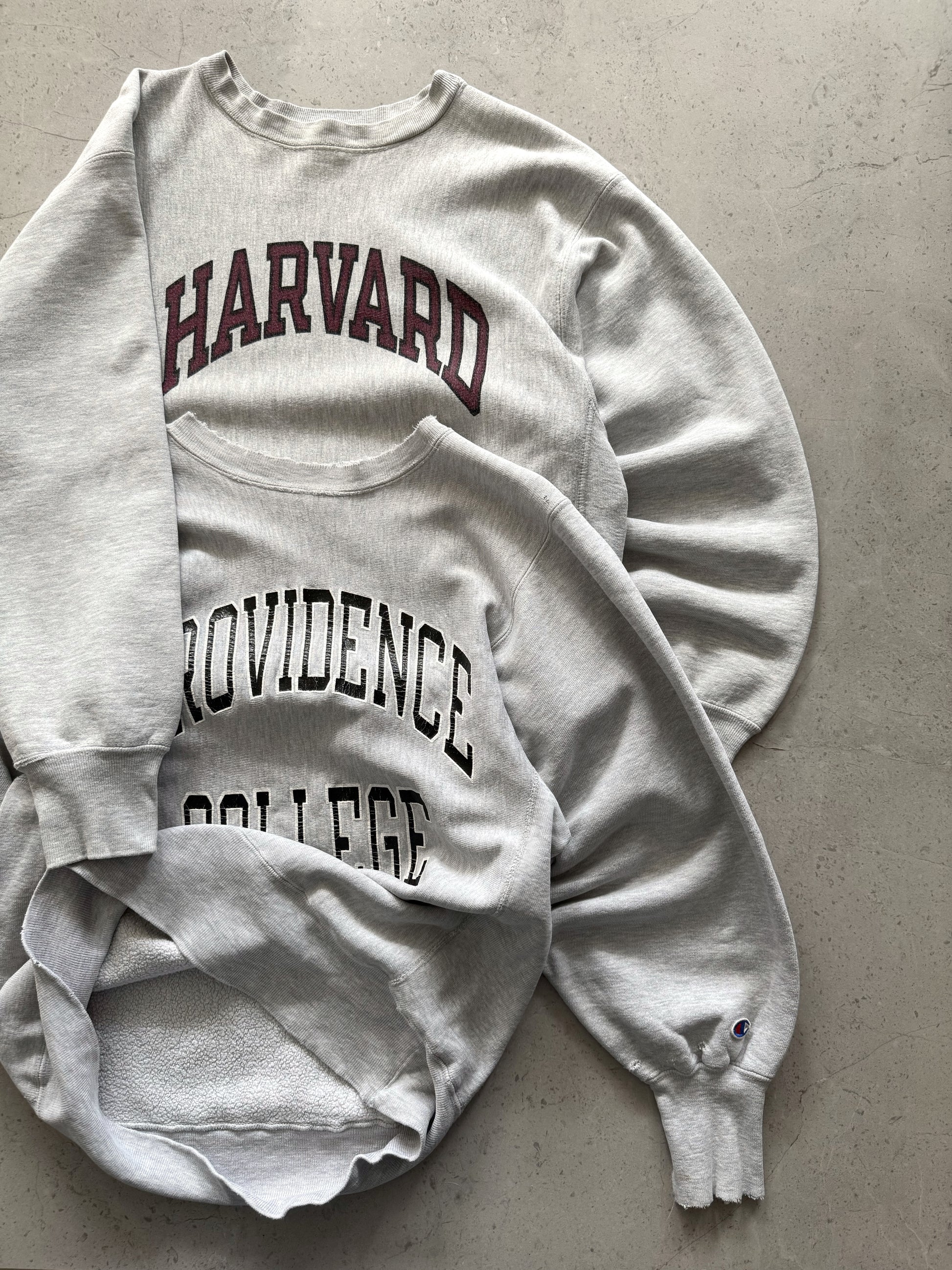 (BOXY L) 1980’S VINTAGE CHAMPION HARVARD CREWNECK