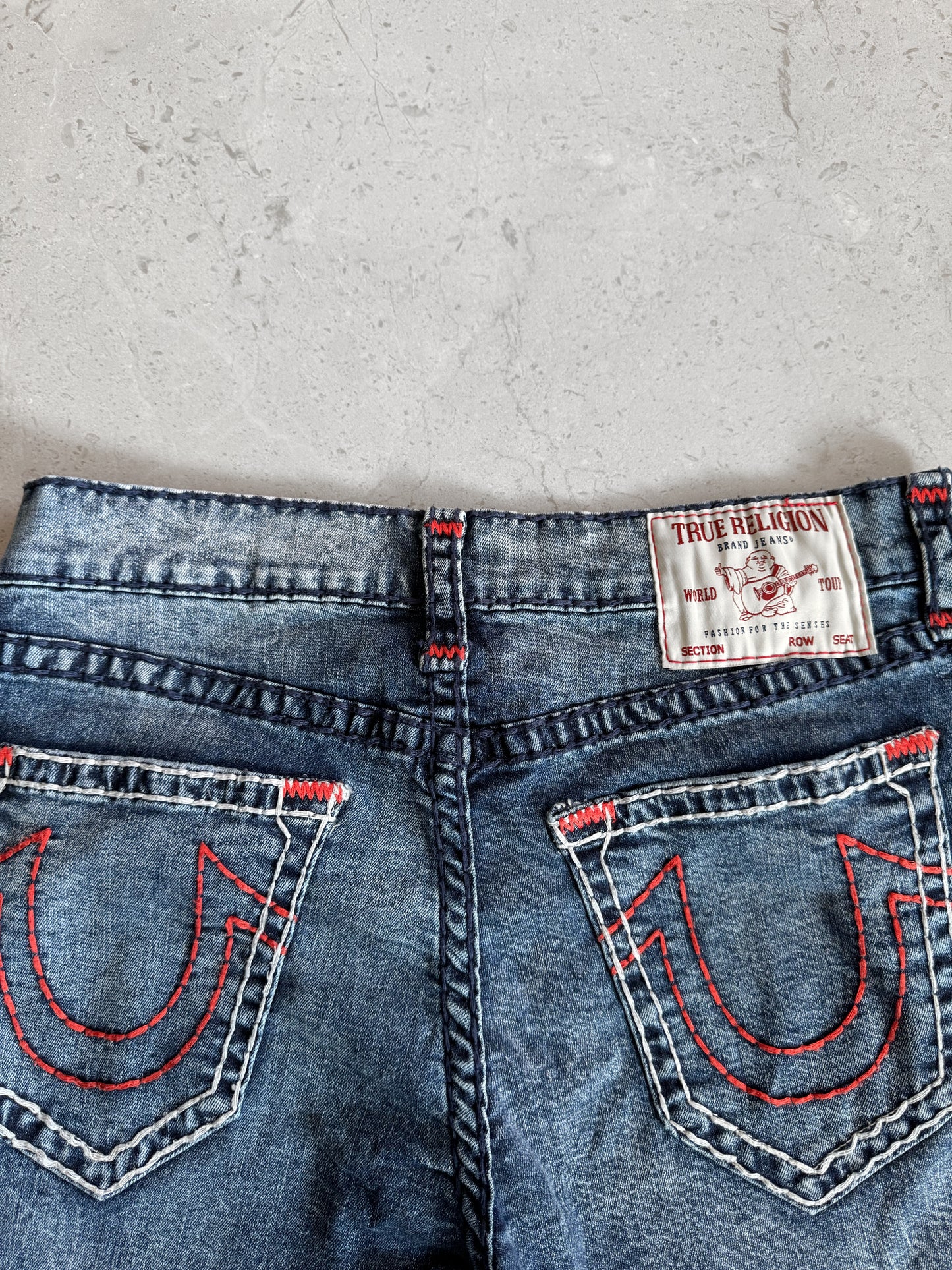 VINTAGE TRUE RELIGION SHORT - 33