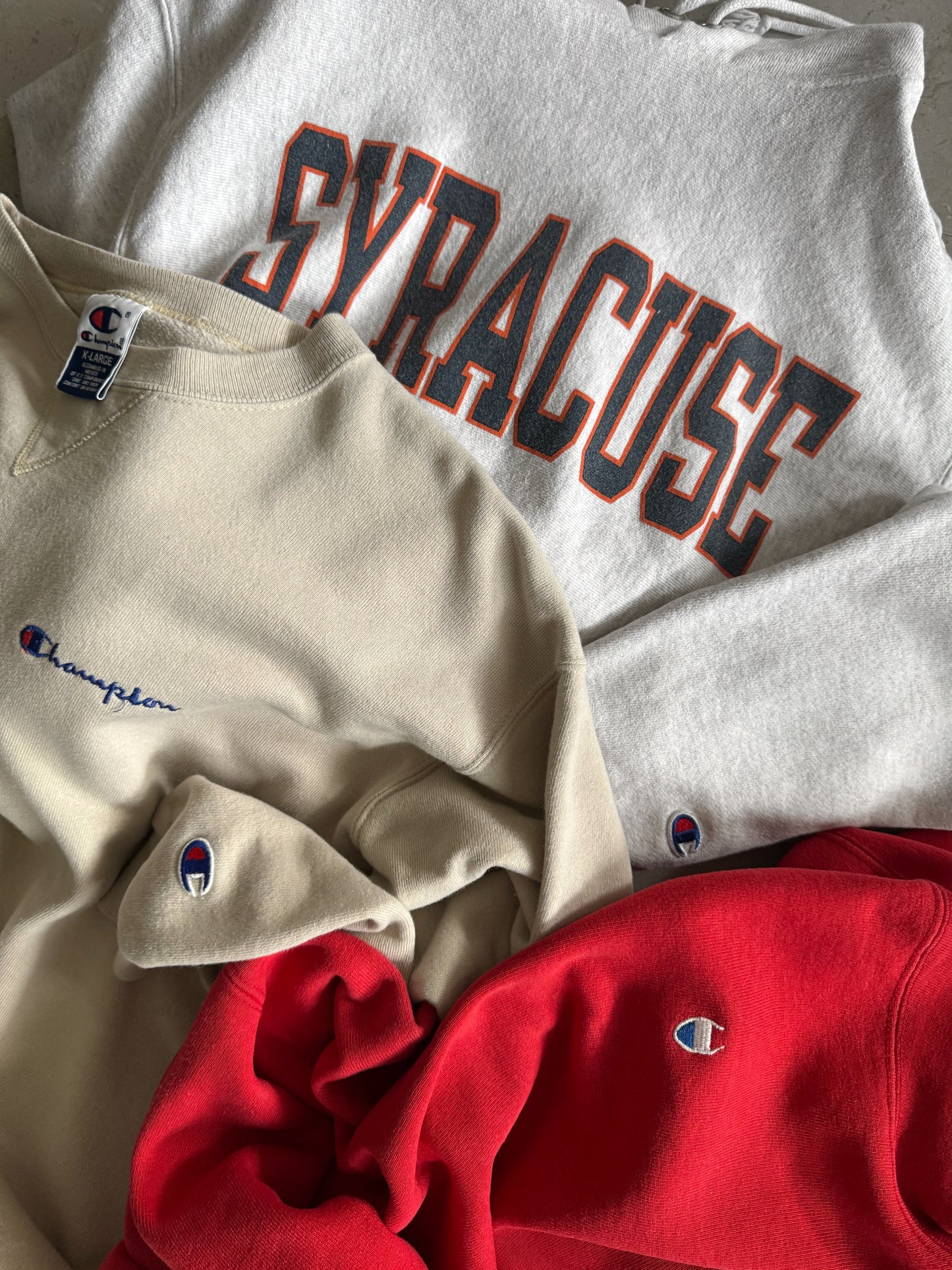 (M) 1990’S VINTAGE CHAMPIONS REVERSE WEAVE “SYRACUSE” HOODIE