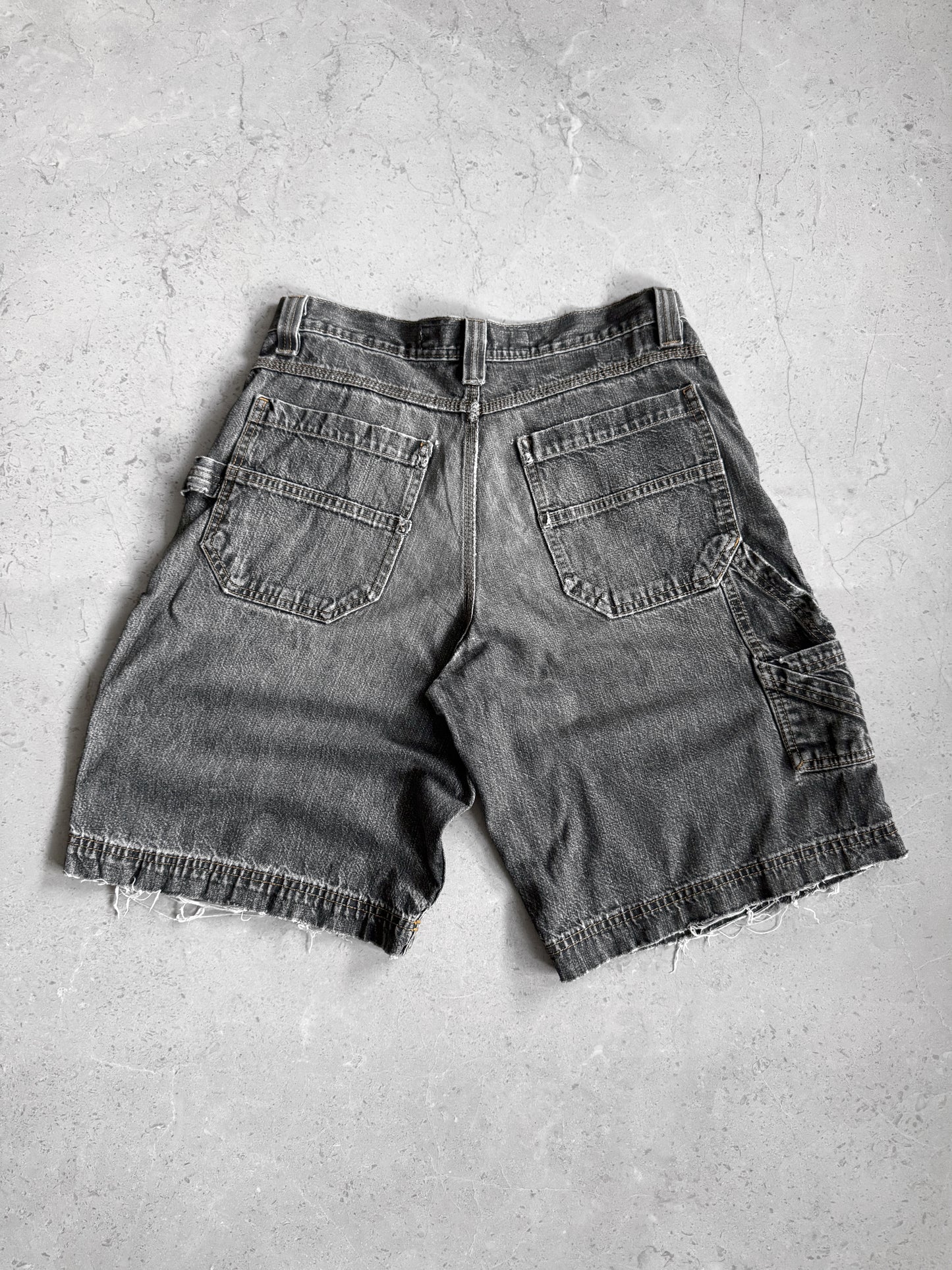 DISTRESSED X FADED SHORT - 32