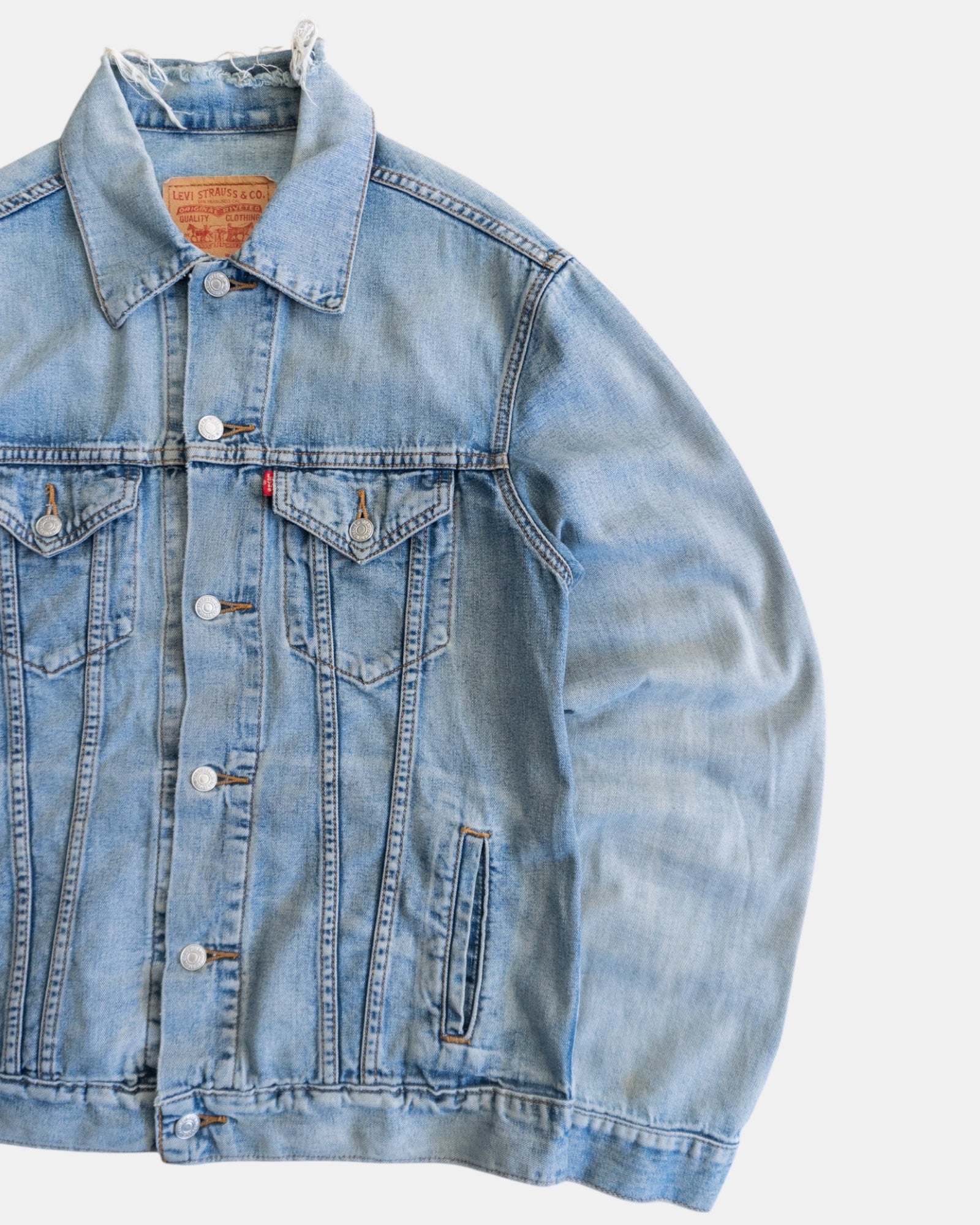 (M) LEVIS DENIM TRUCKER FADED JACKET