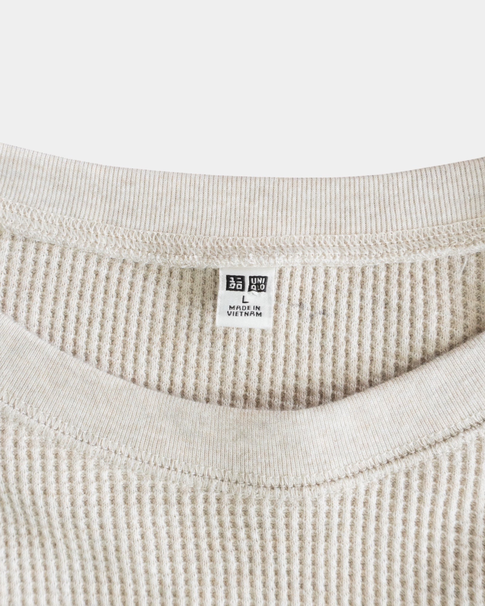 (L) UNIQLO THERMAL LONG SLEEVE