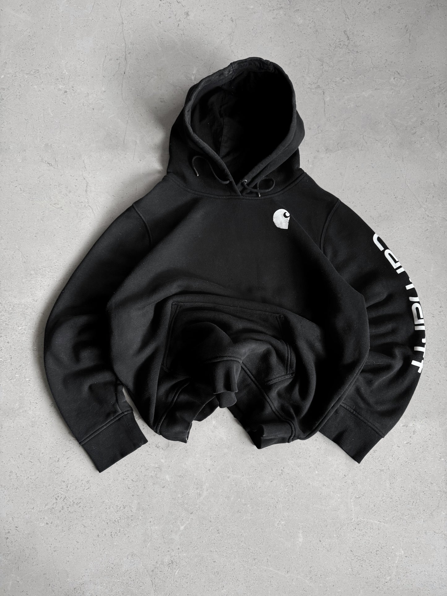 (FIT L) CARHARTT BLACK LOGO HOODIE