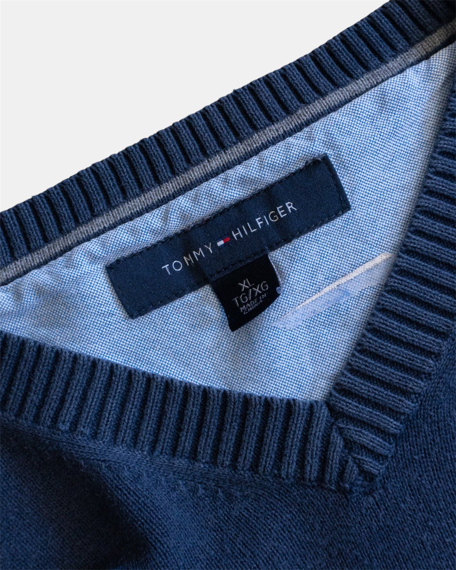 (FIT L) TOMMY HILFIGER NAVY SWEATER