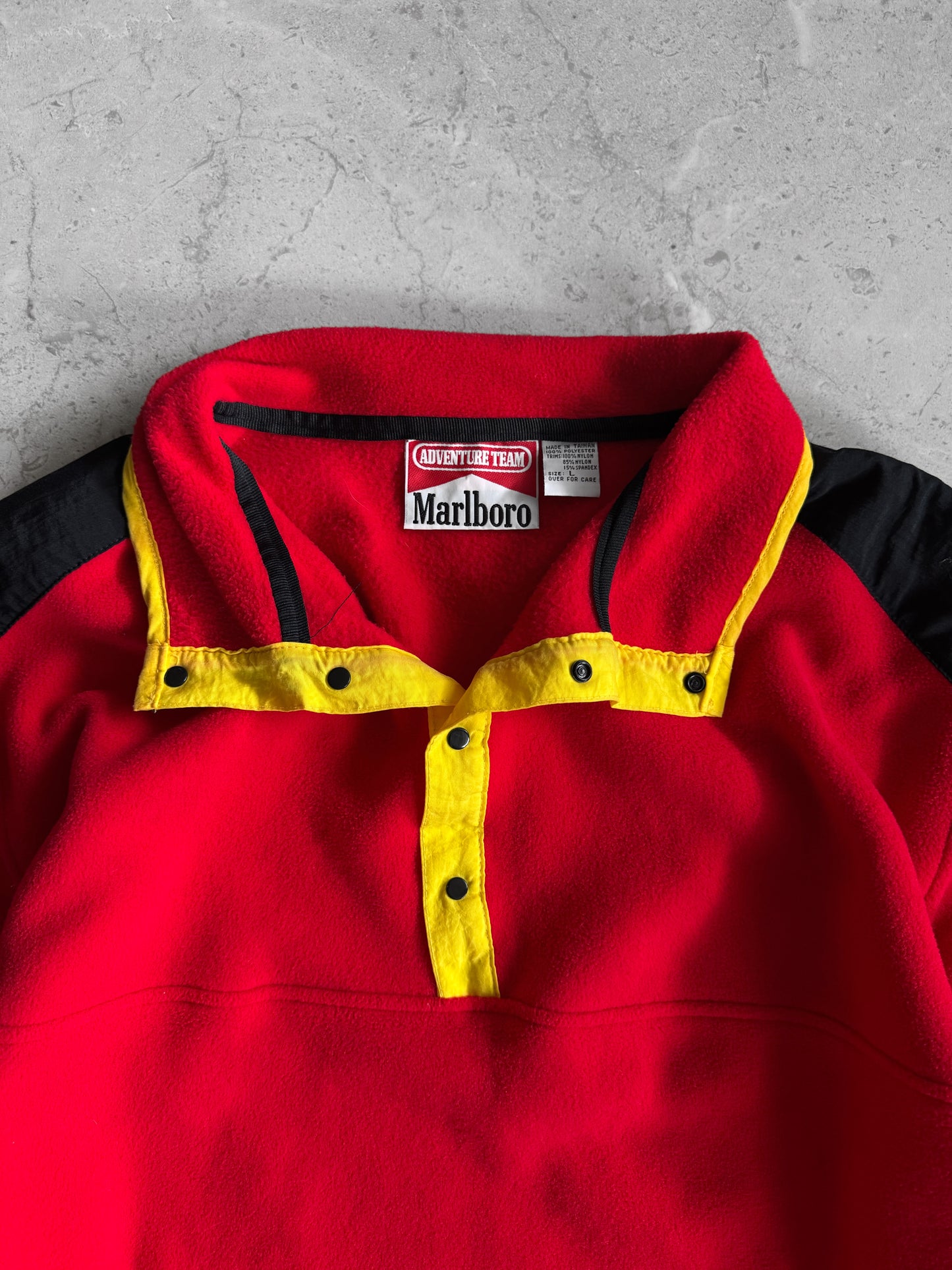 (L) VINTAGE MARLBORO SWEATER