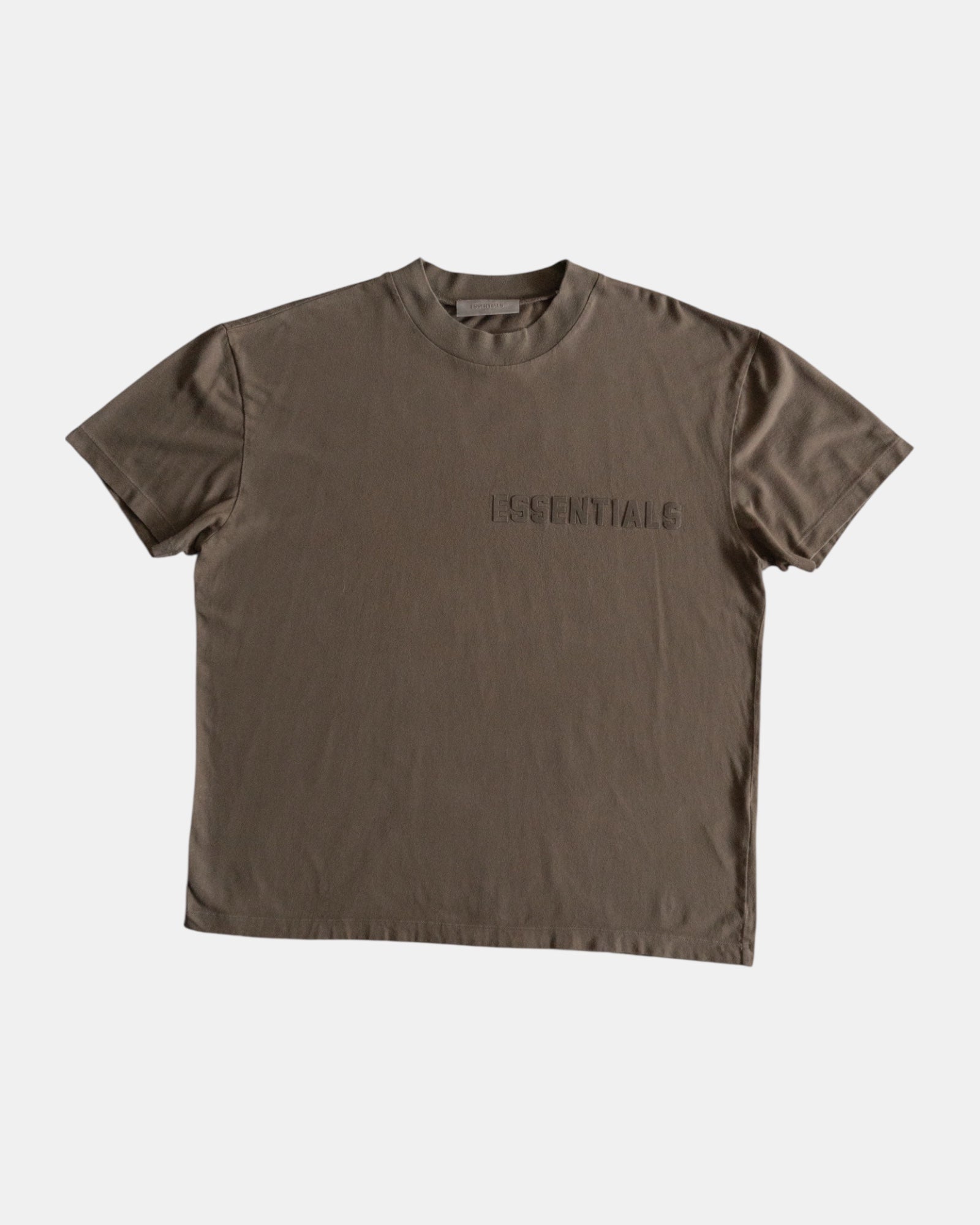 (M) ESSENTIALS TEE