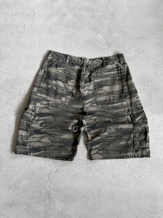 VINTAGE WRANGLER CAMO CARGO SHORT - 34