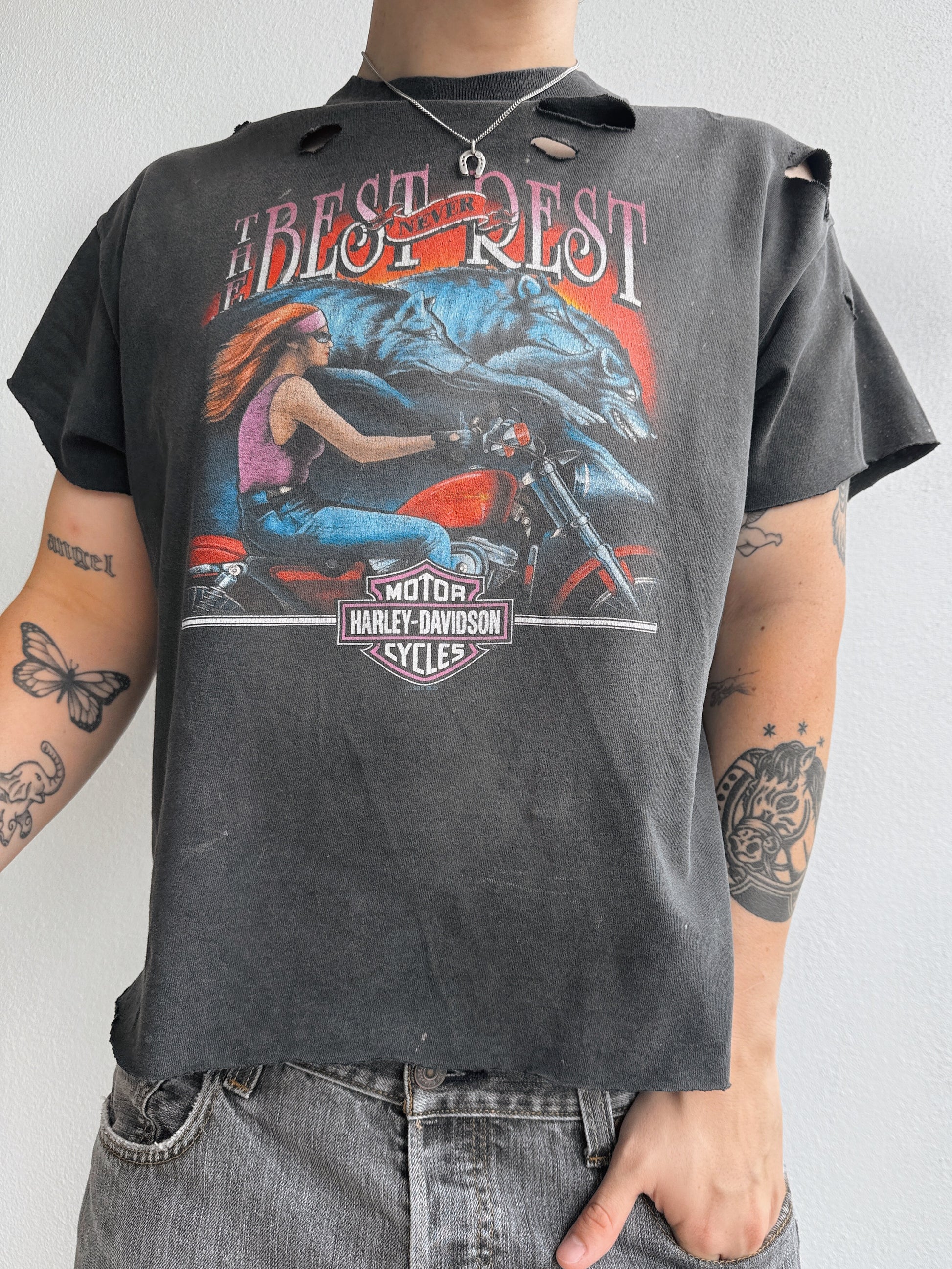(M) 90’S VINTAGE BEST REST FADED DISTRESSED TEE