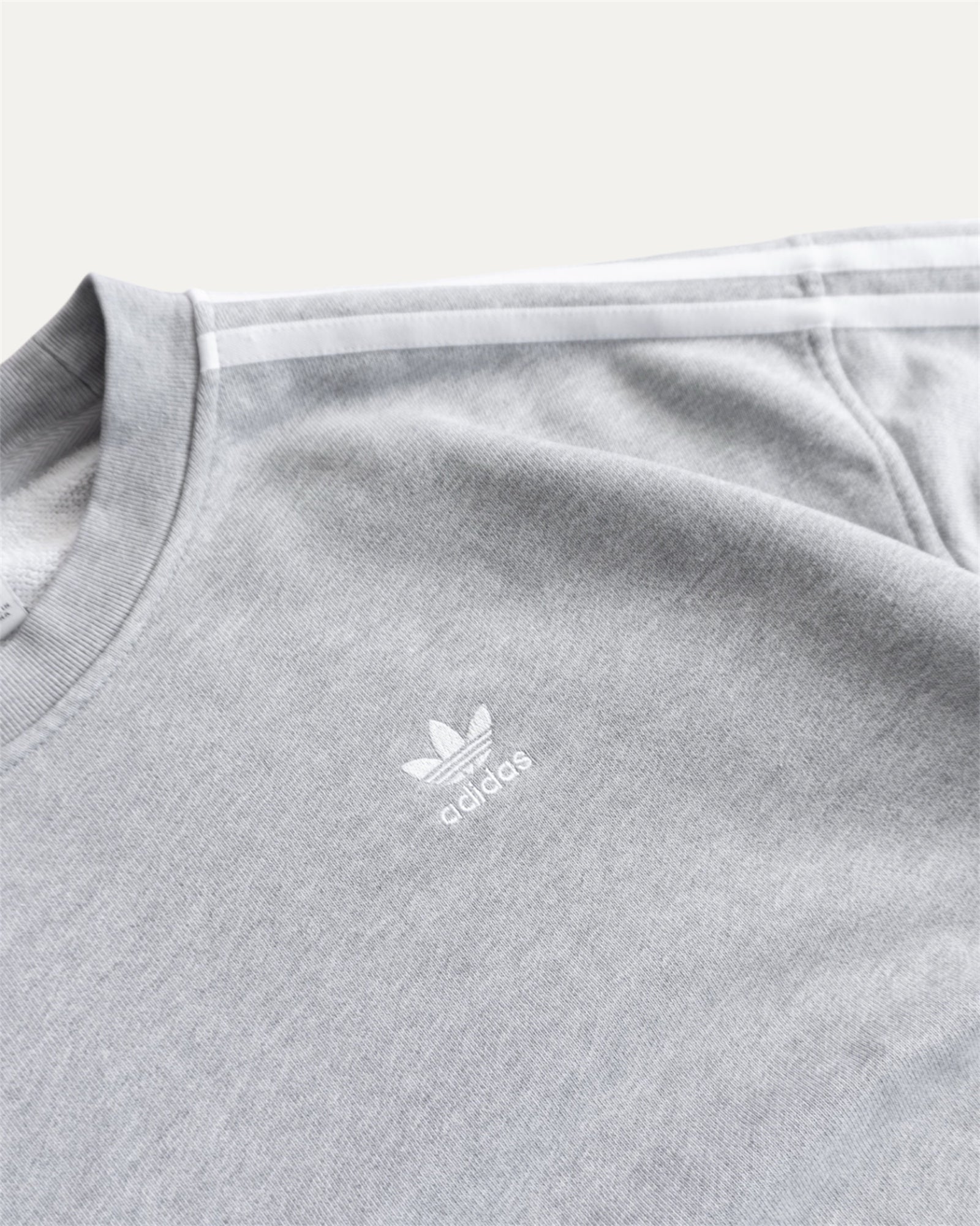 (BOXY M) ADIDAS CREWNECK