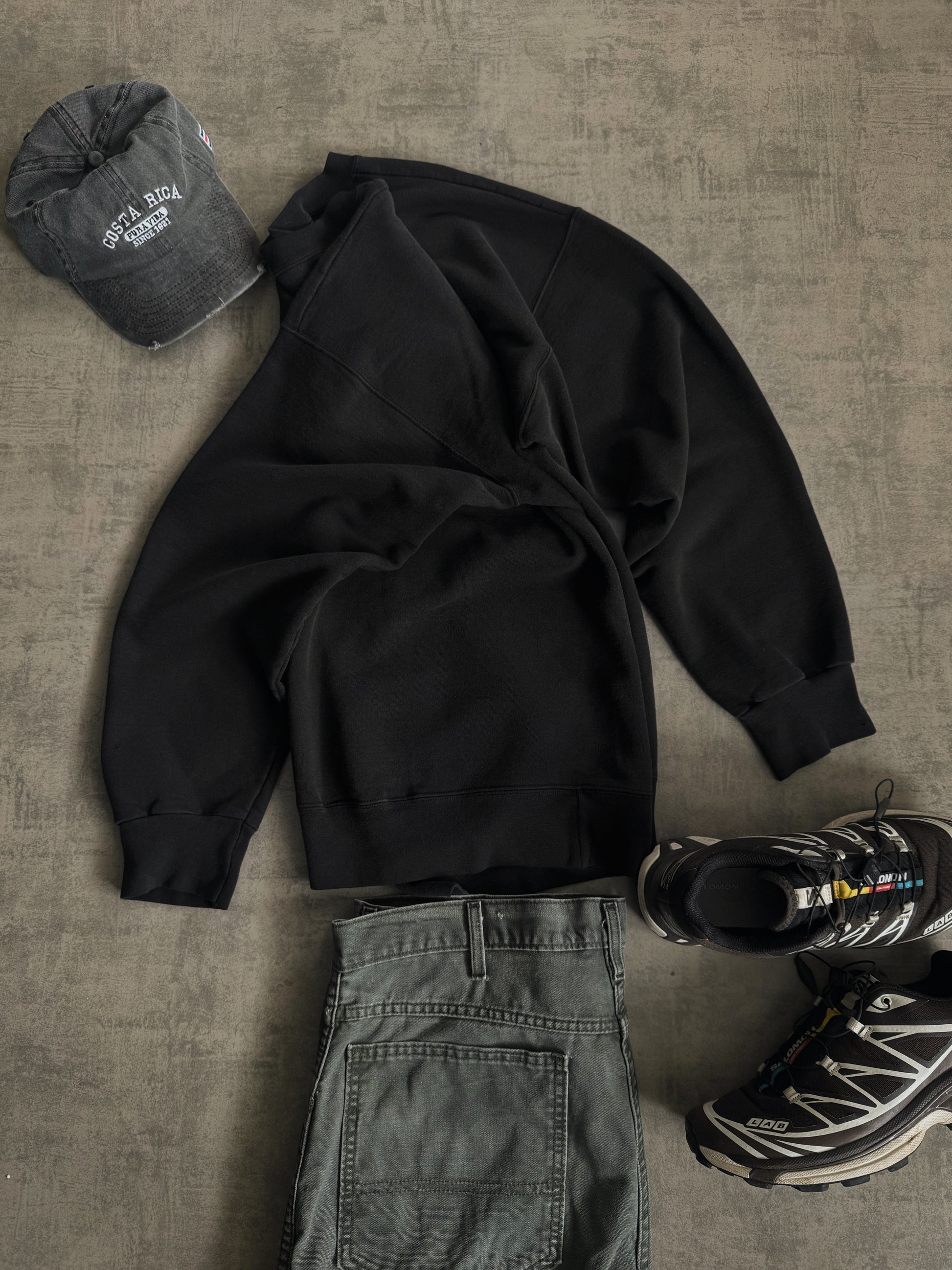 (L) 00’S VINTAGE HANES BLANK CREWNECK