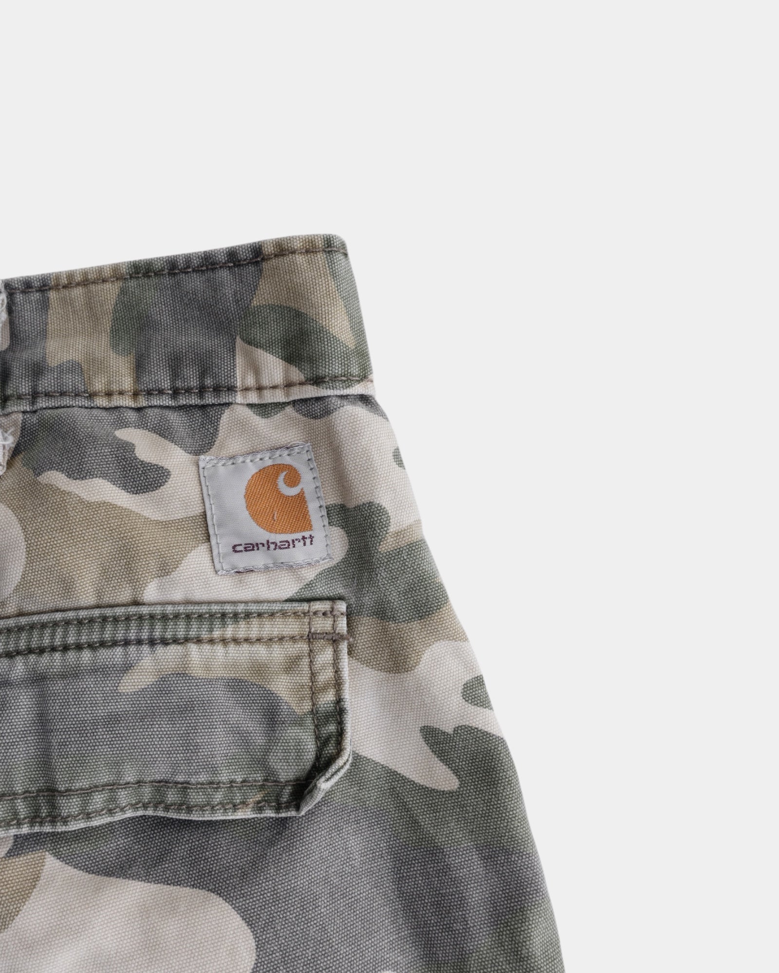 VINTAGE CARHARTT CAMO CARGO JORT - 36