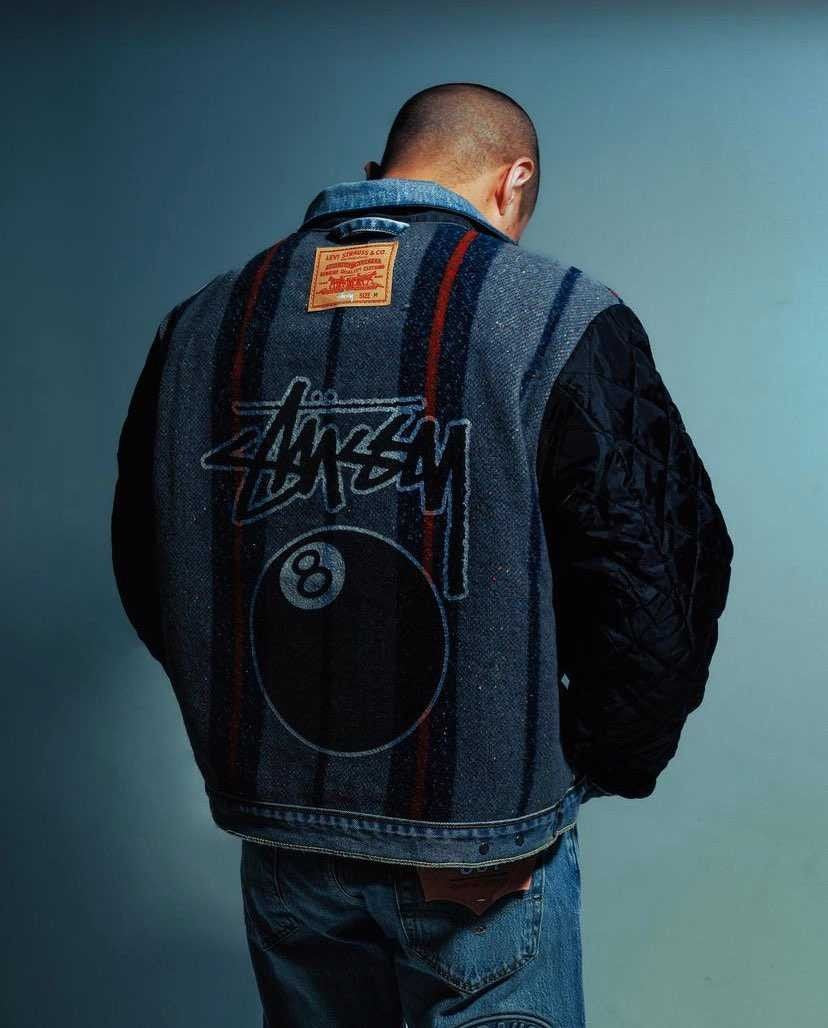 (M) STUSSY X LEVI’S EMBOSSED PRAGLAD TRCUKER JACKET