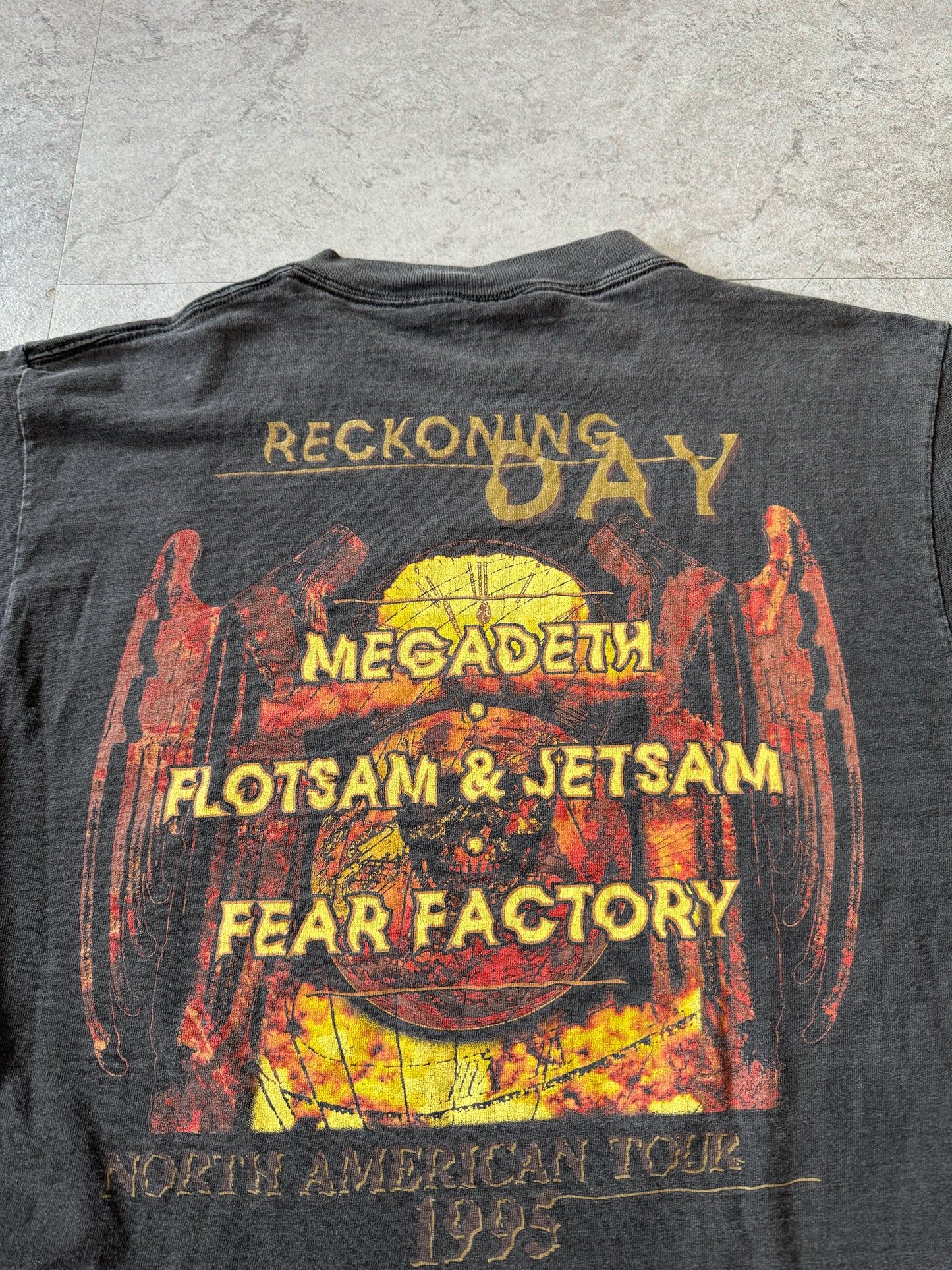 (L) 1995 Vintage Megadeth “Reckoning Day” Tour Tee