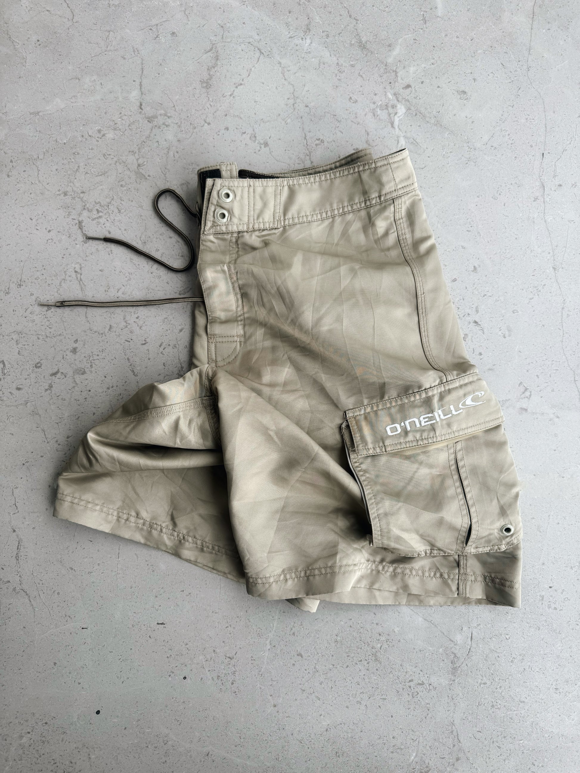 VINTAGE O’NEILL SURF SHORT - 32