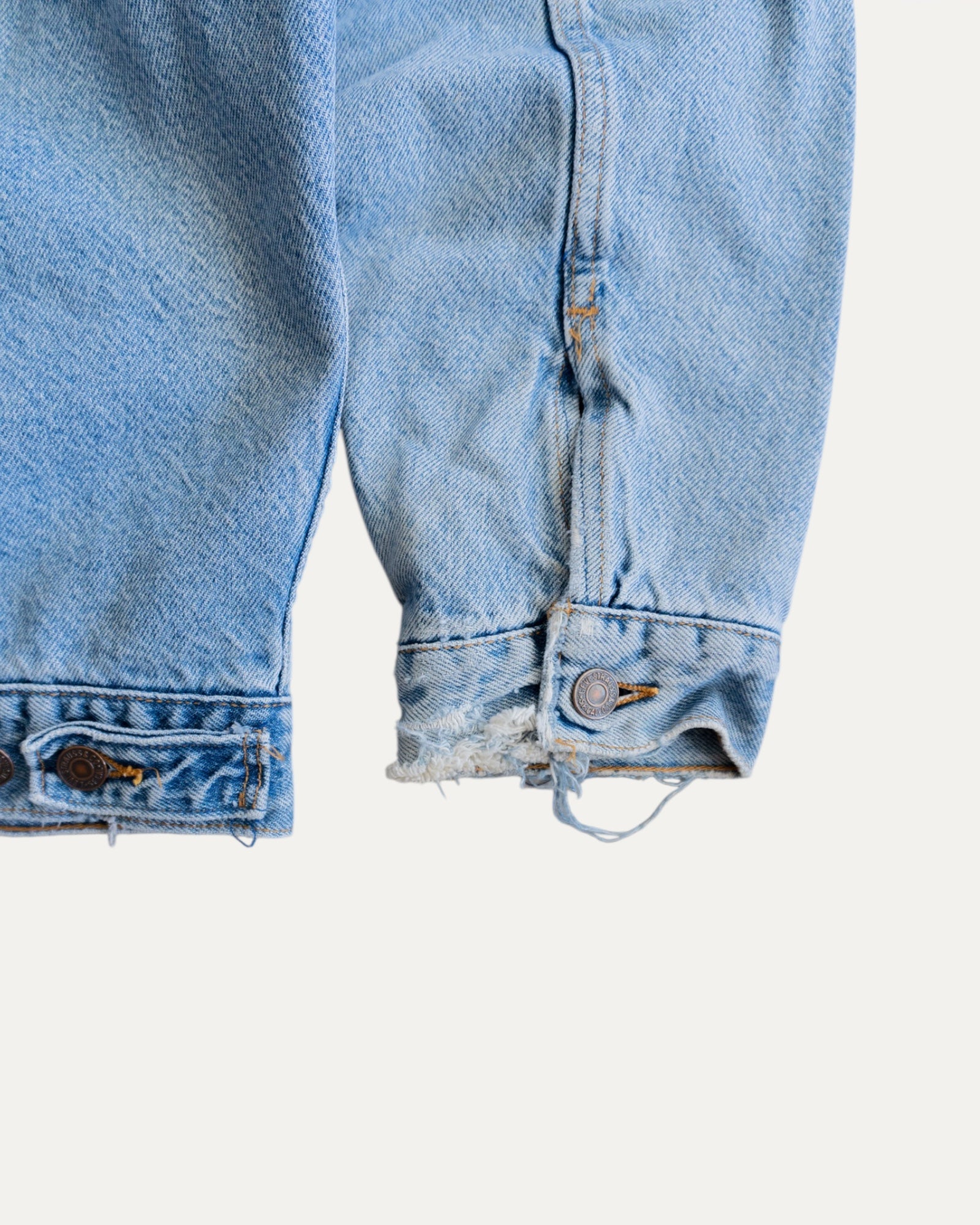 (XL) VINTAGE LEVIS AMAZING DENIM JACKET
