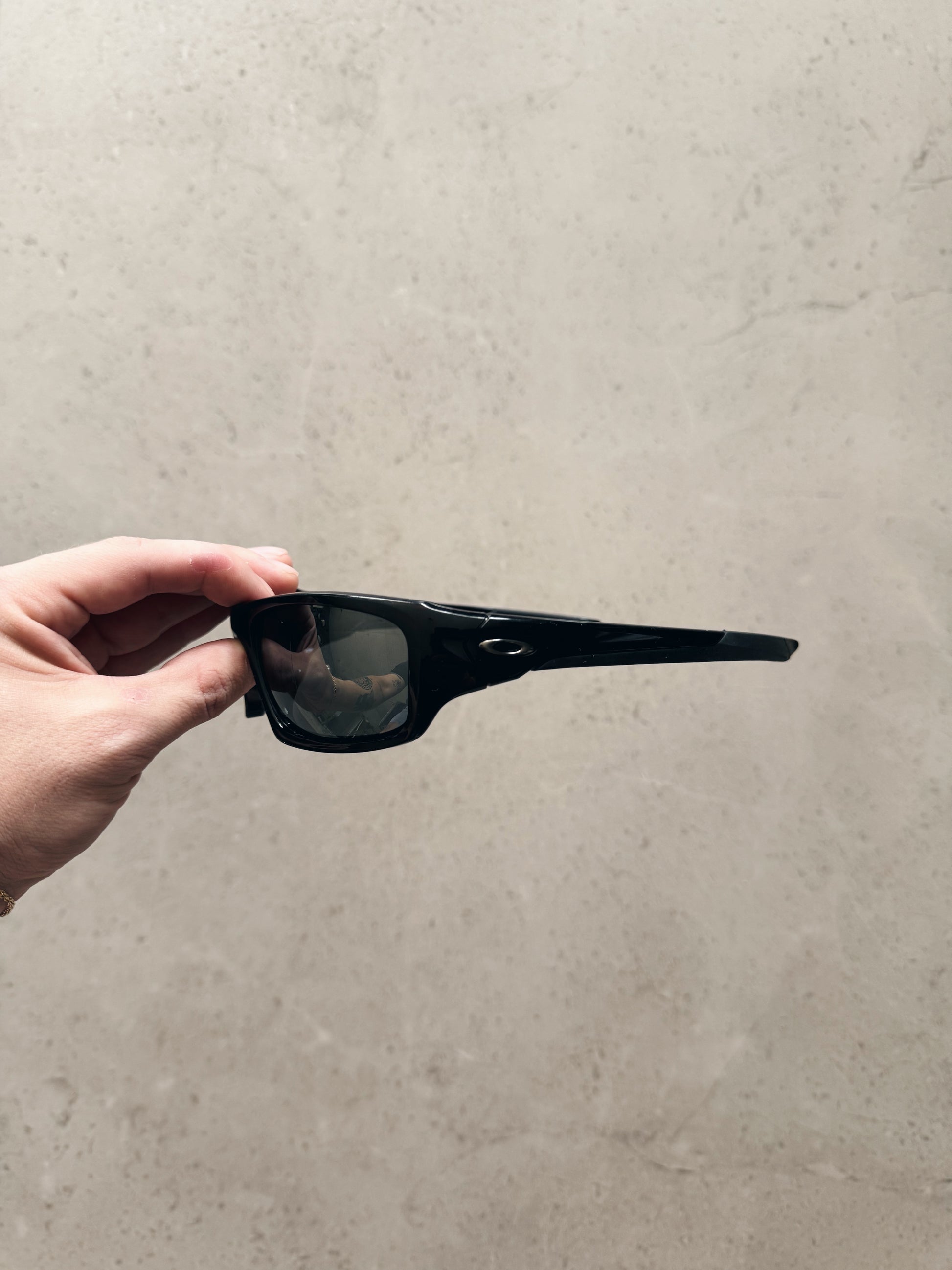 OAKLEY VALVE BLACK SUNGLASSES