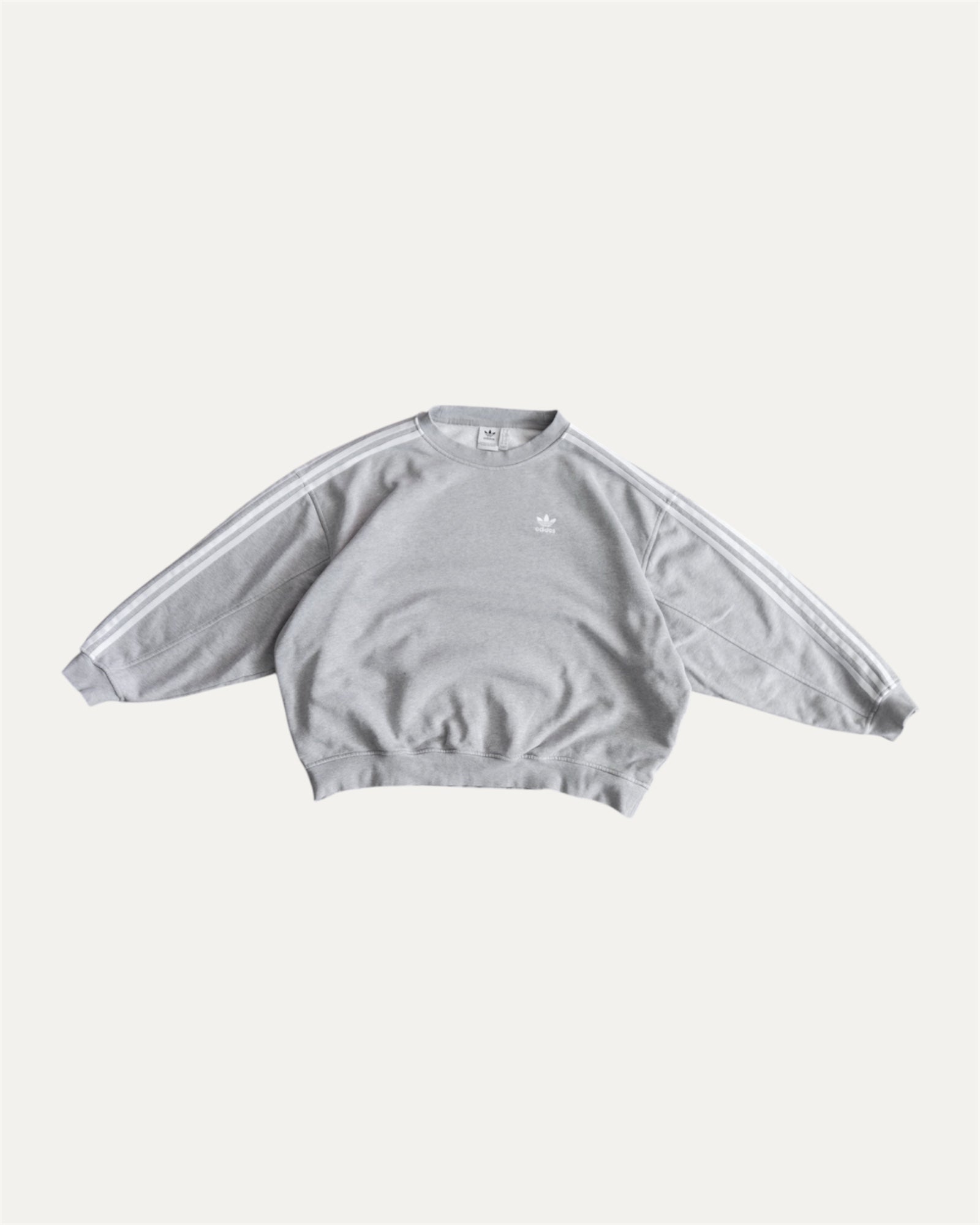 (BOXY M) ADIDAS CREWNECK