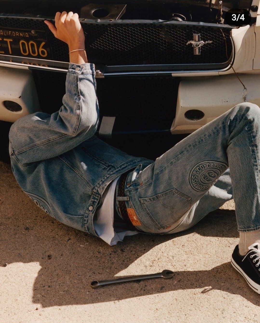 (M) STUSSY X LEVI’S EMBOSSED PRAGLAD TRCUKER JACKET