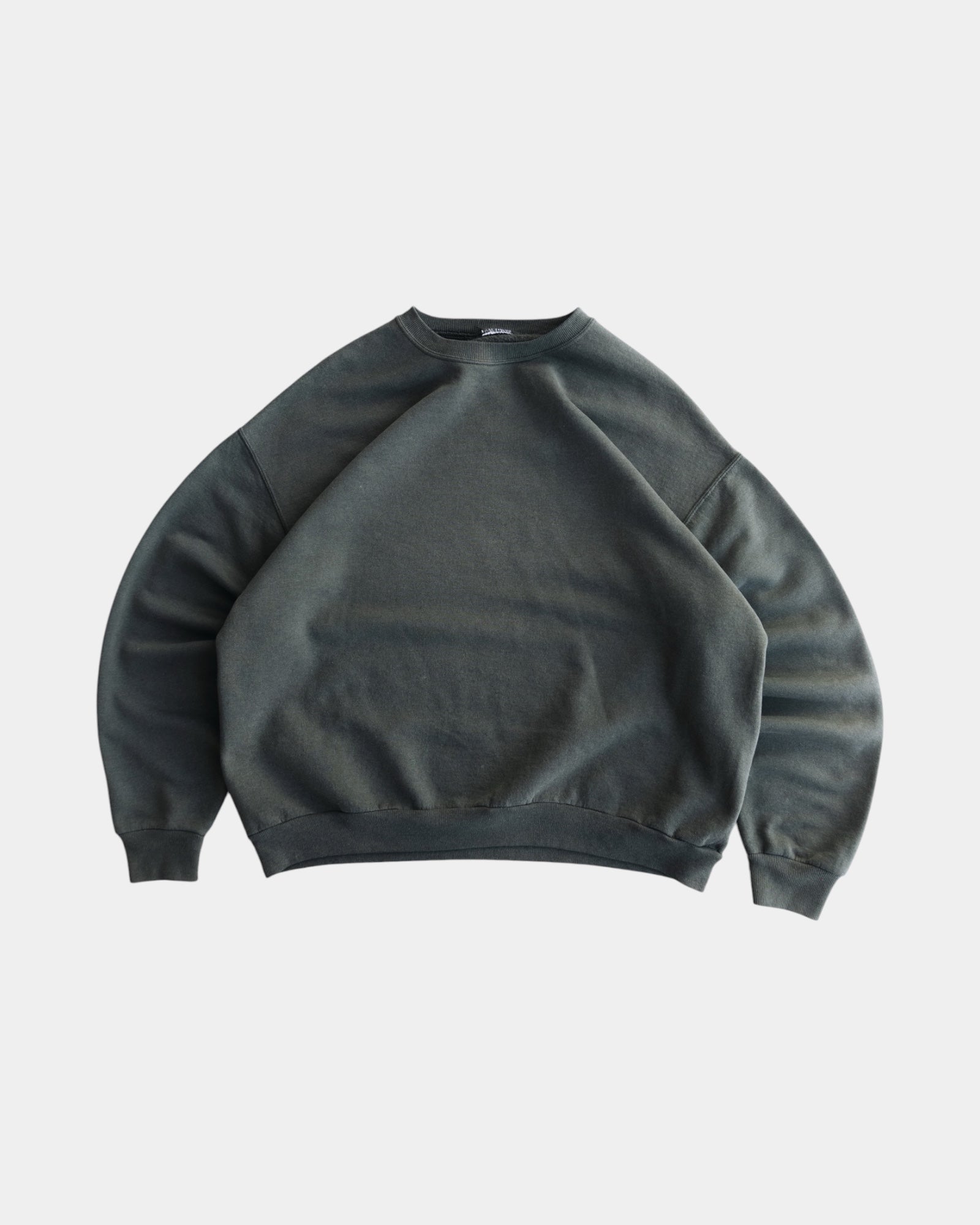 (BOXY L) VINTAGE RUSSELL OLIVE CREWNECK