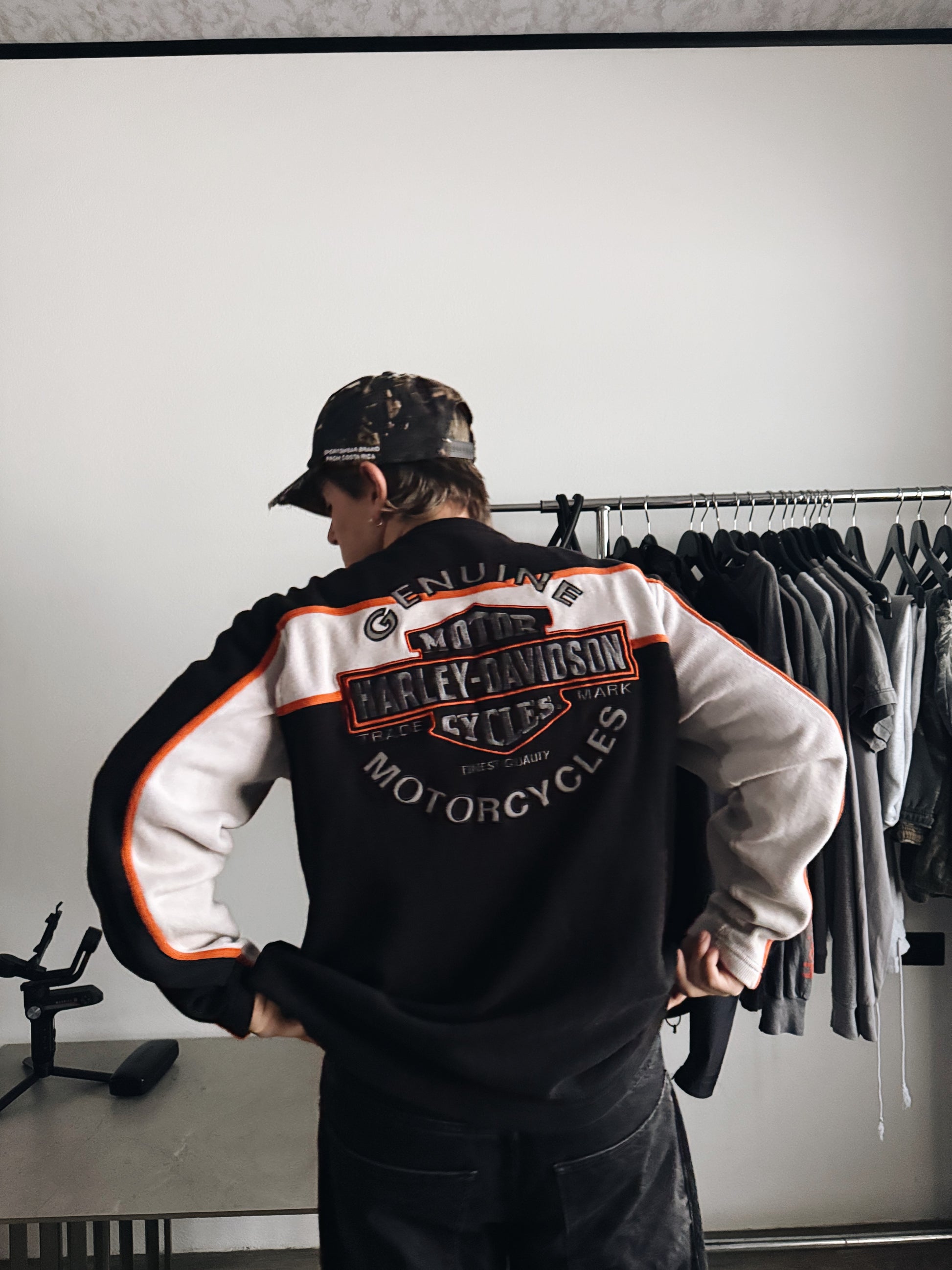 (L) VINTAGE HARLEY DAVIDSON SWEATER