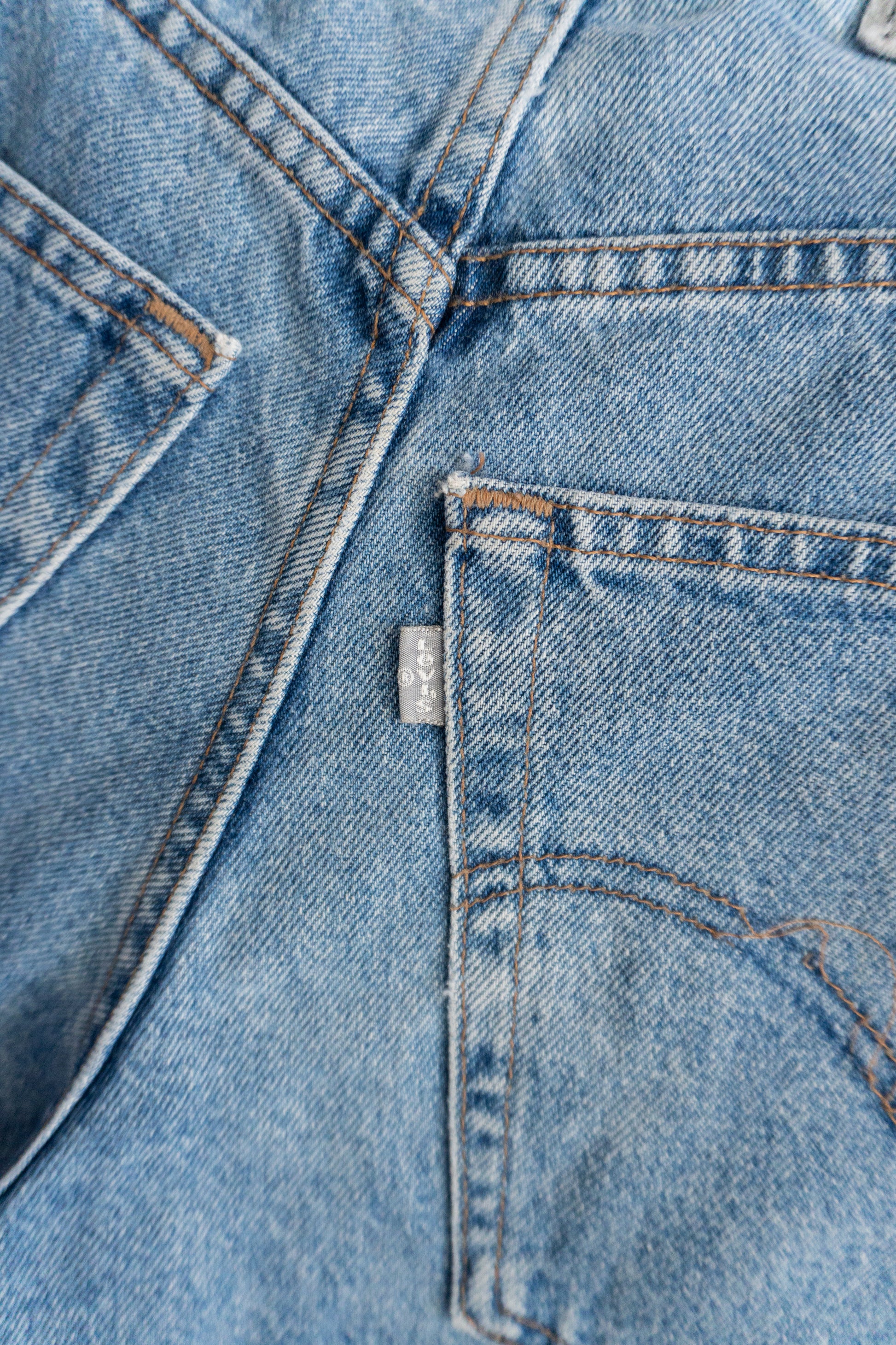 VINTAGE LEVIS TAB SILVER SHORT - 32