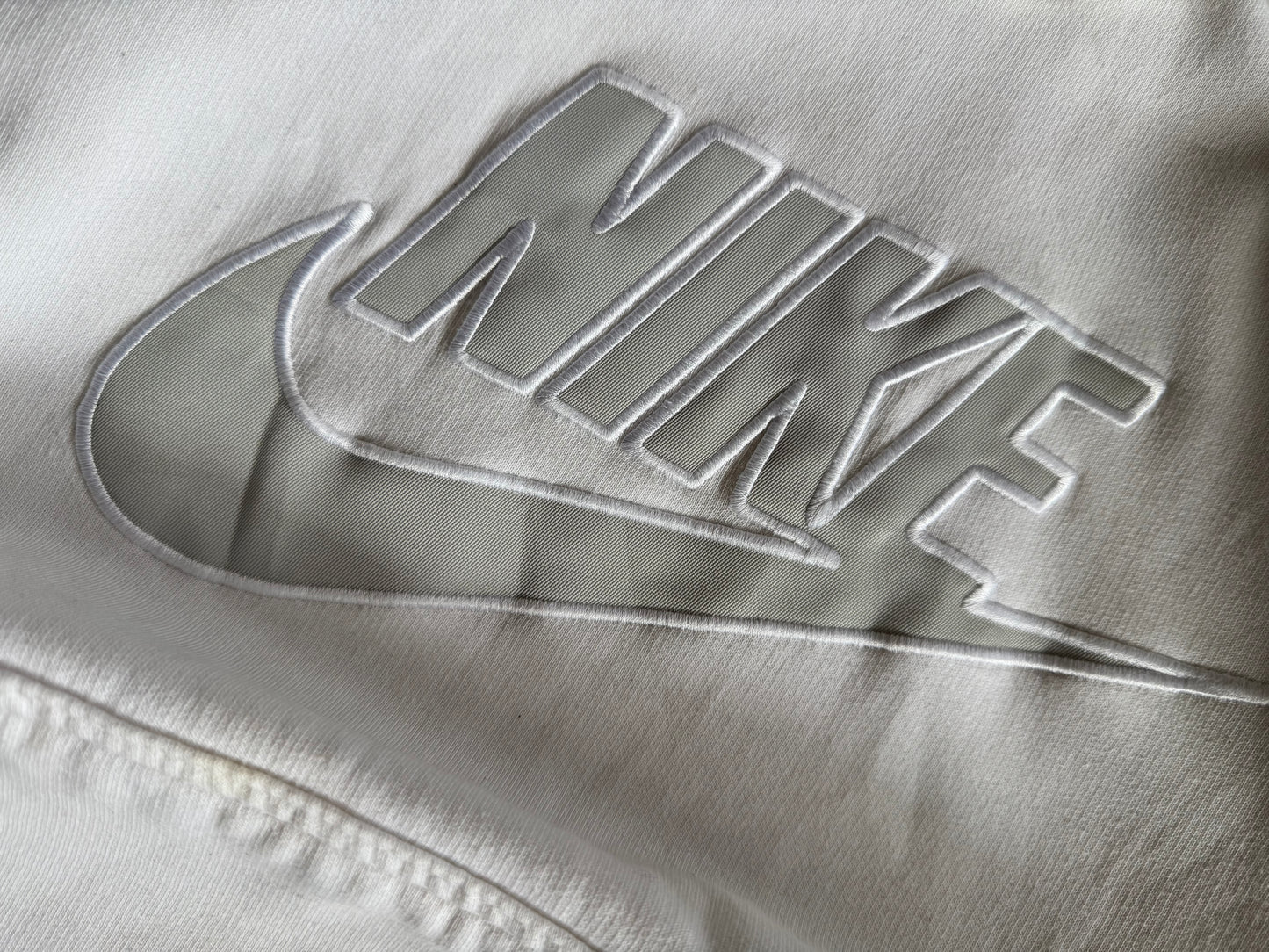 (XL) 2000’S VINTAGE NIKE WHITE HOODIE