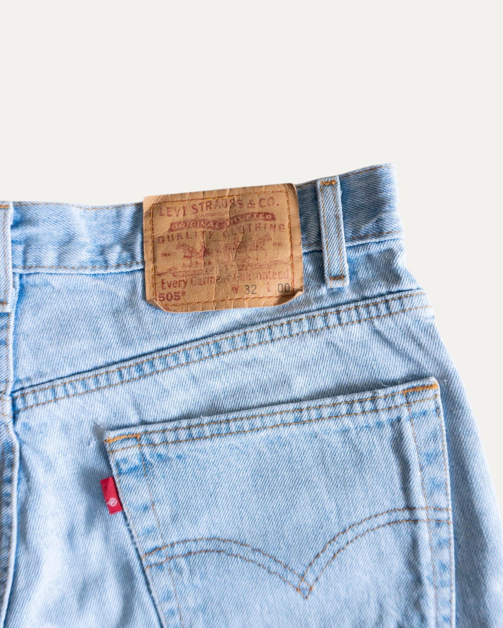 VINTAGE LEVIS 505 SHORT - 32