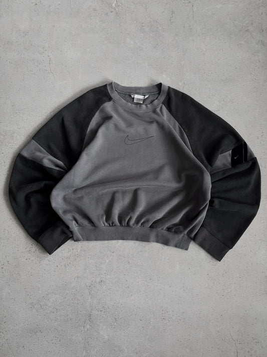 (BOXY M) 2000’S VINTAGE NIKE BLACK AND GRAY FADED CREWNECK