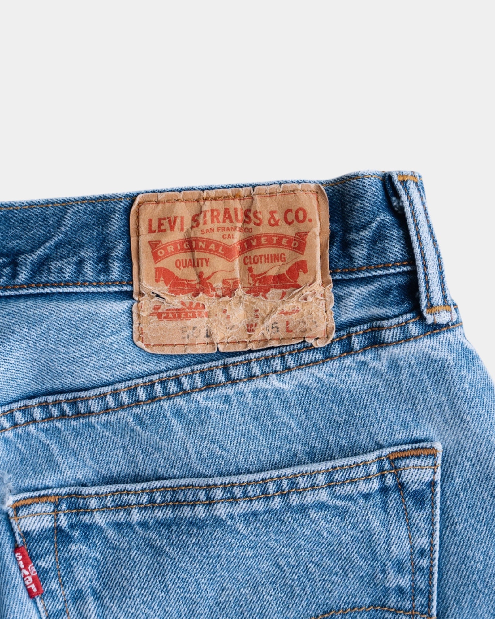 VINTAGE LEVIS 501 DENIM SHORT - 30