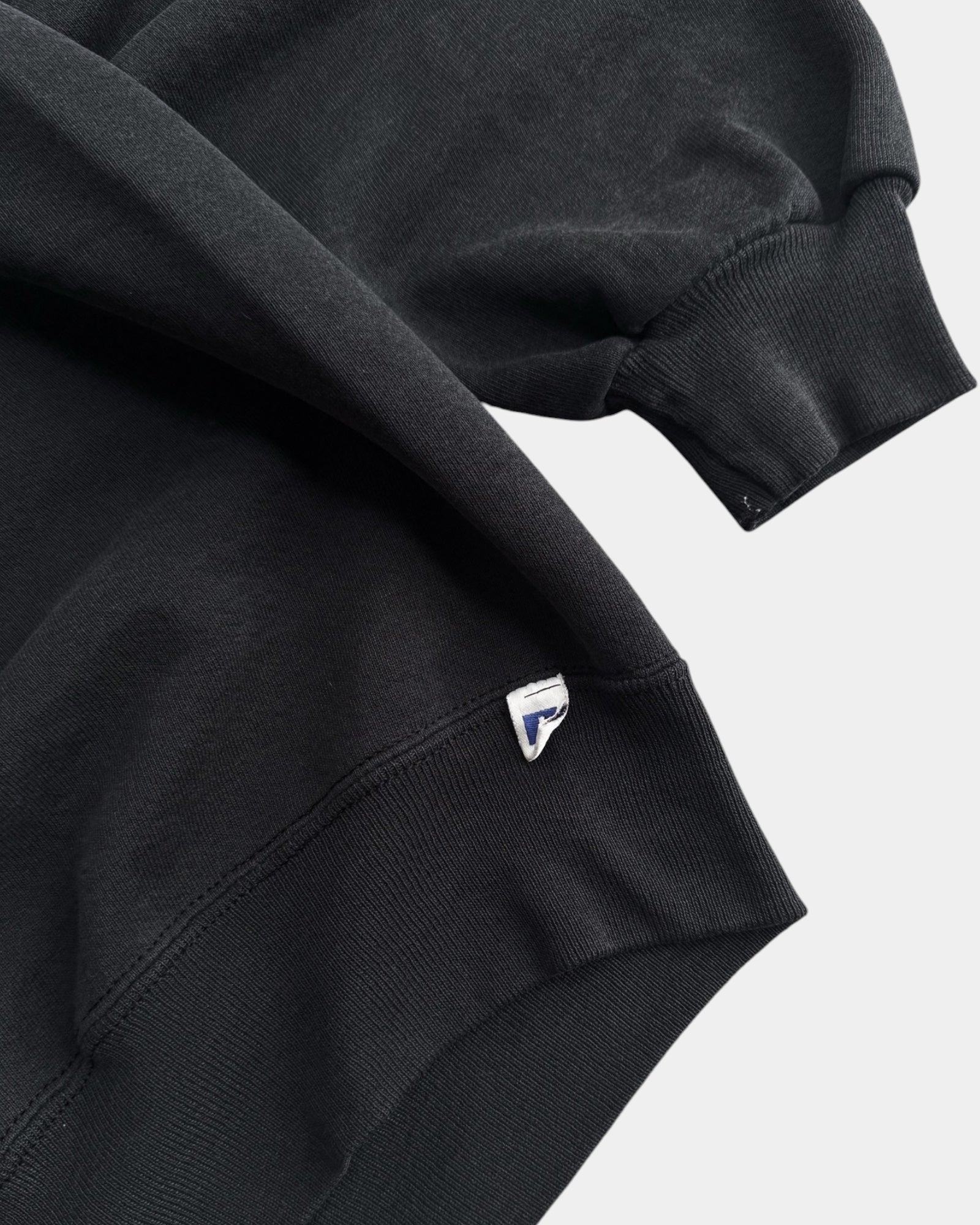 (BOXY L) 90’S VINTAGE RUSSELL BLACK CREWNECK