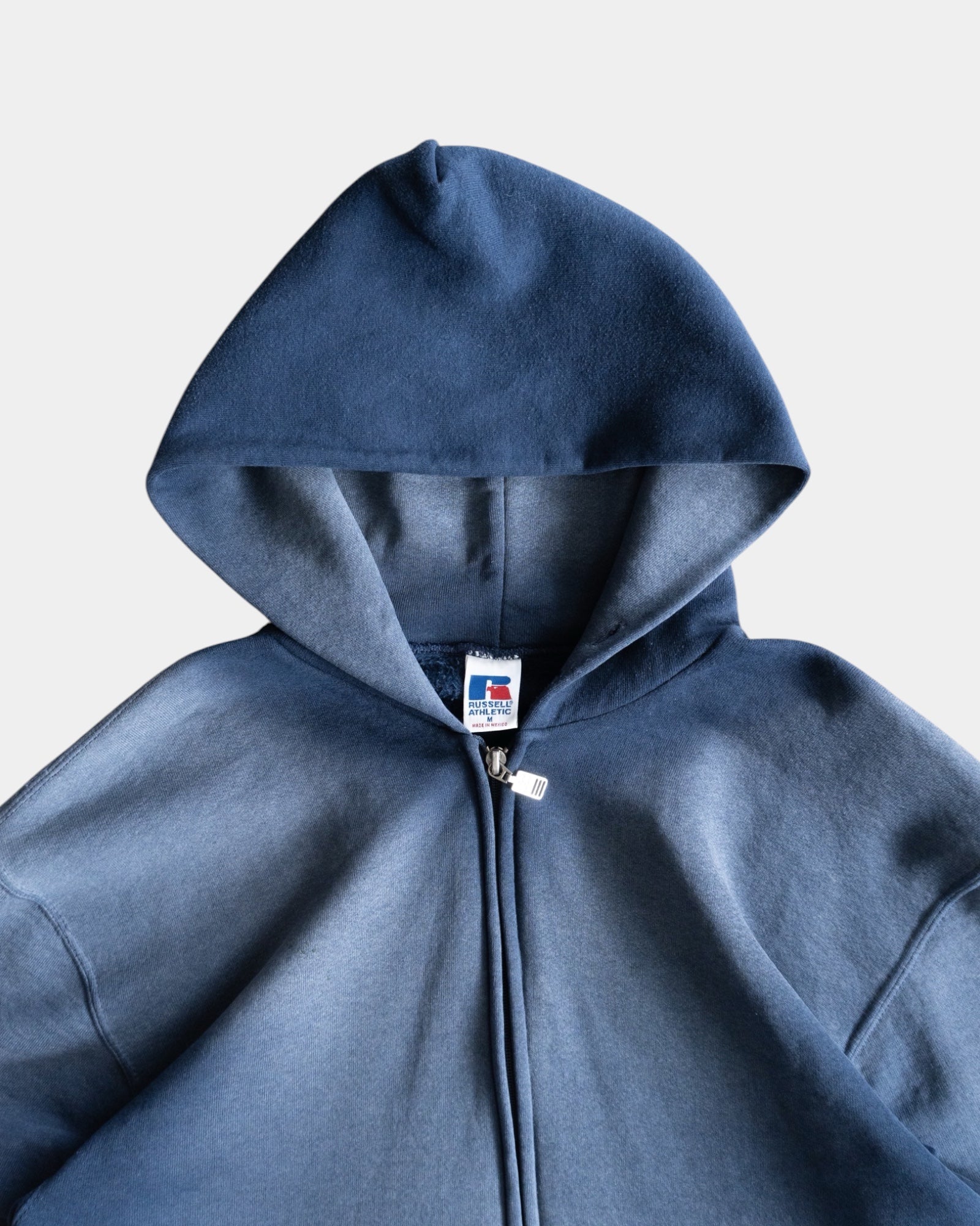 (M) 00’S VINTAGE RUSSELL SUN FADED NAVY HOODIE