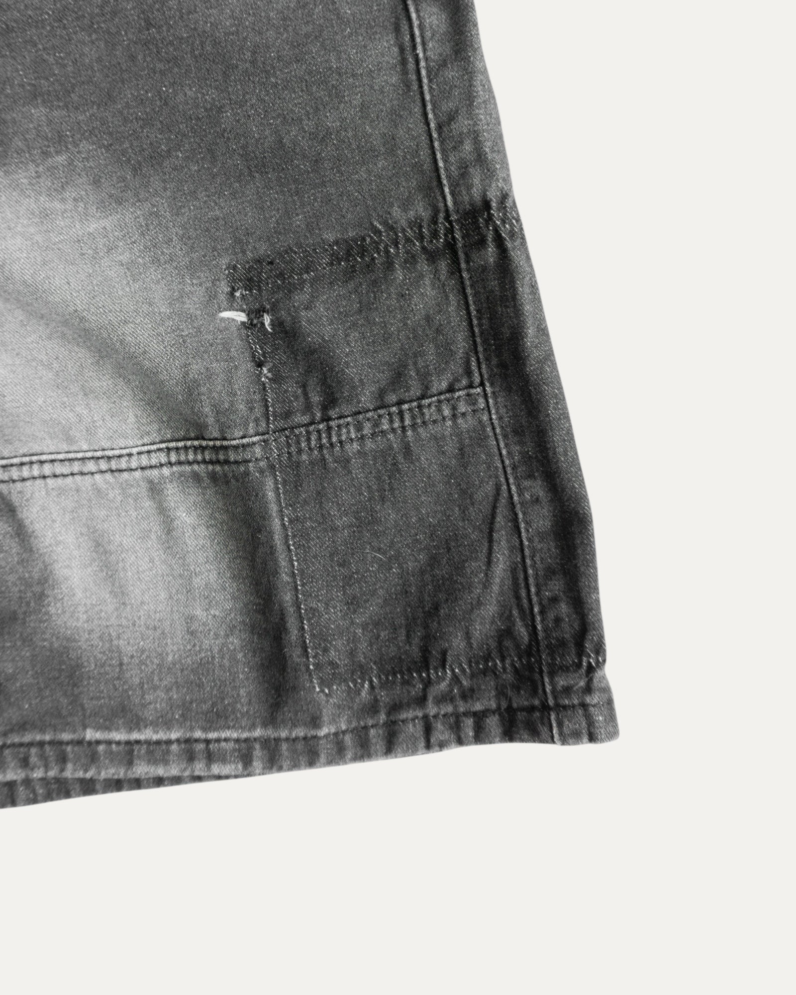 AMAZING FADED DISTRESSED JORTS - 36