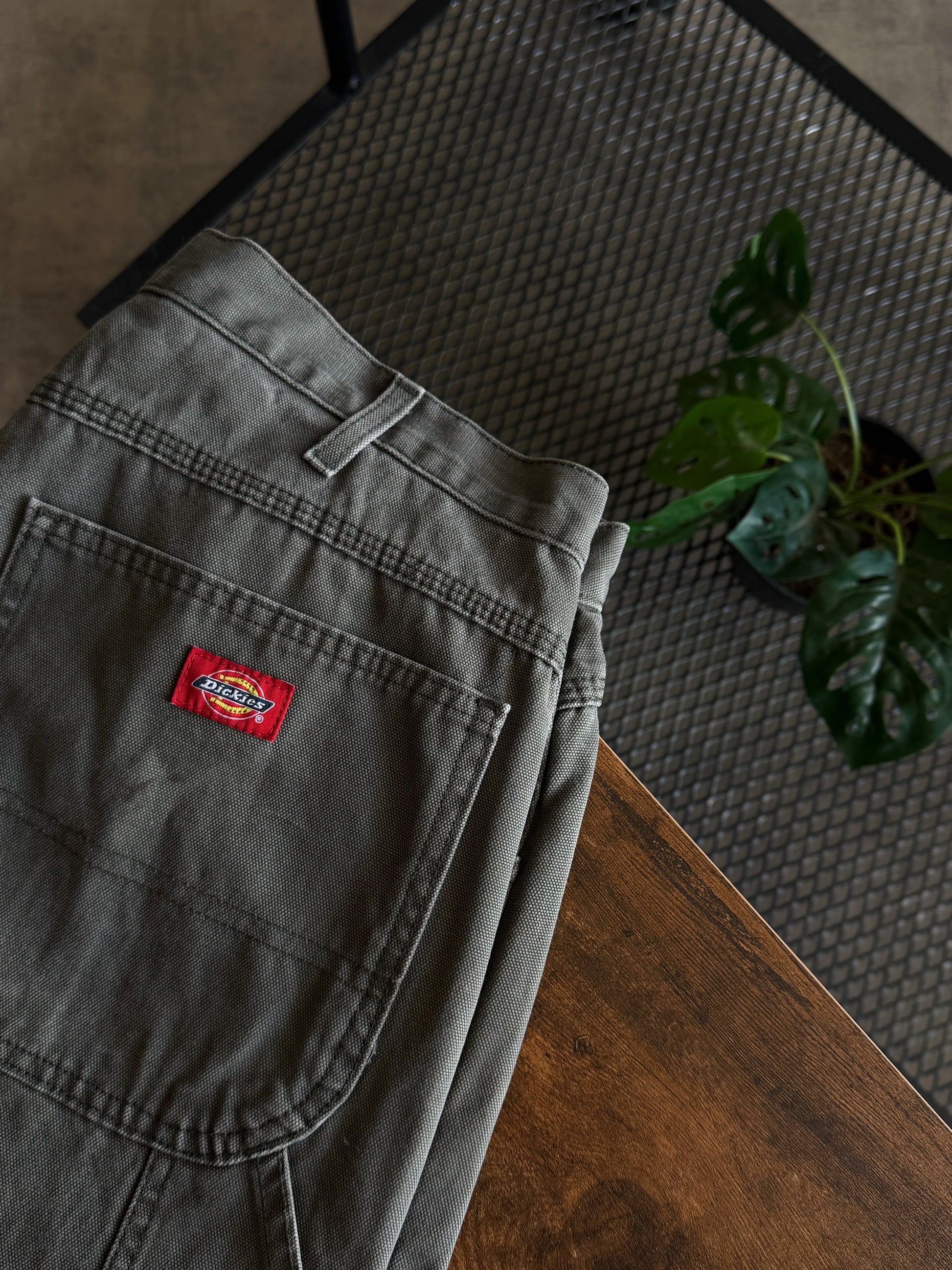 90’S VINTAGE DICKIES OLIVE GREEN CARPENTER PANTS - 34x30