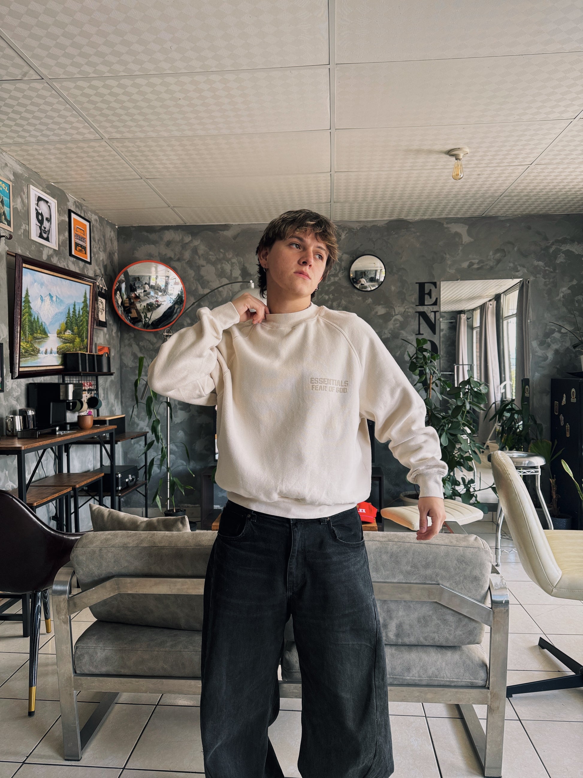 (BOXY M) ESSENTIALS CREWNECK