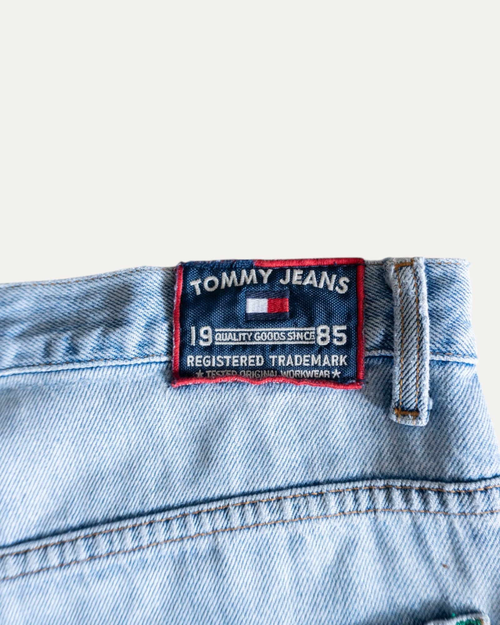 VINTAGE TOMMY JEANS CARPENTER JORTS - 34