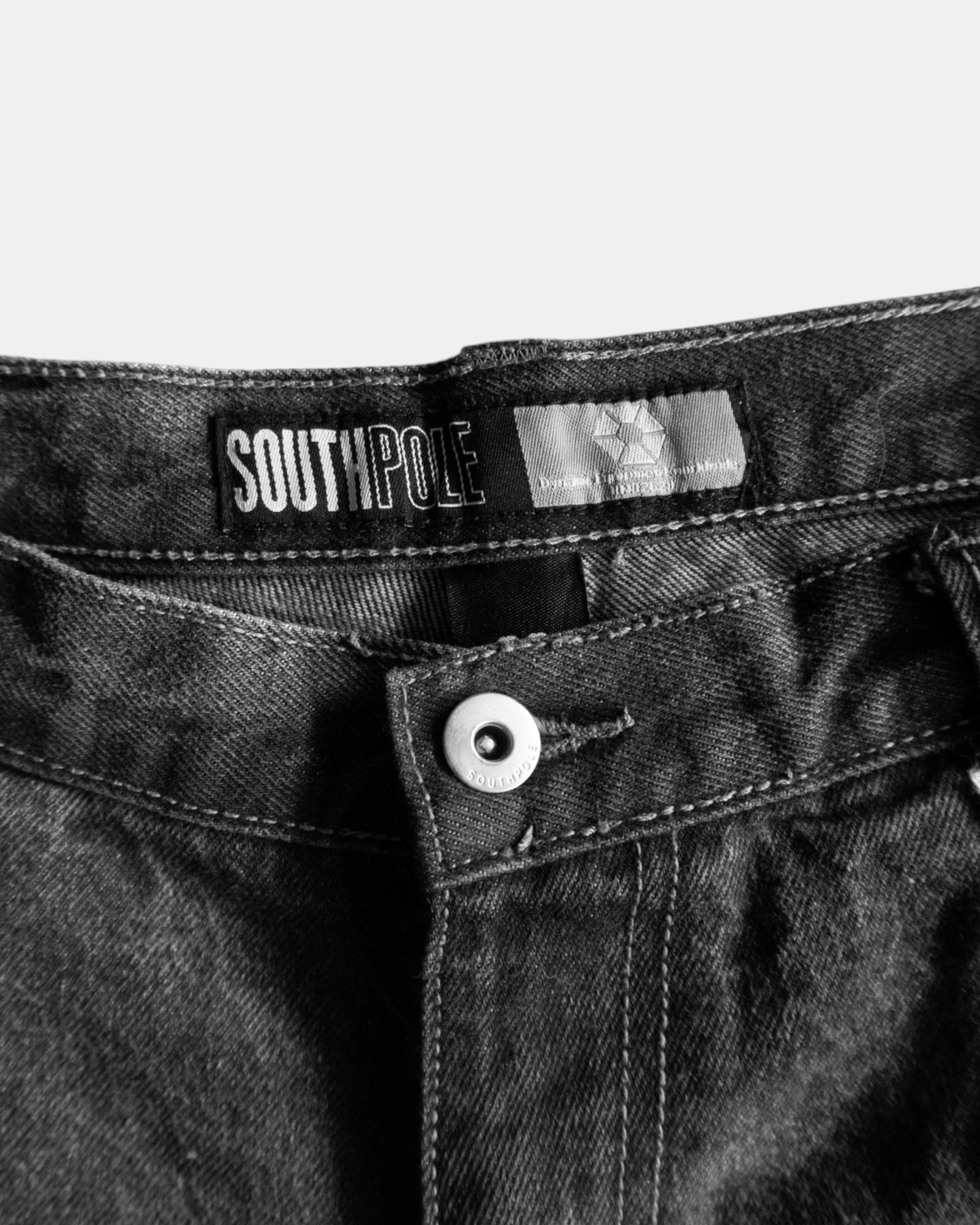 VINTAGE SOUTHPOLE CARPENTER FADED JORT - 36