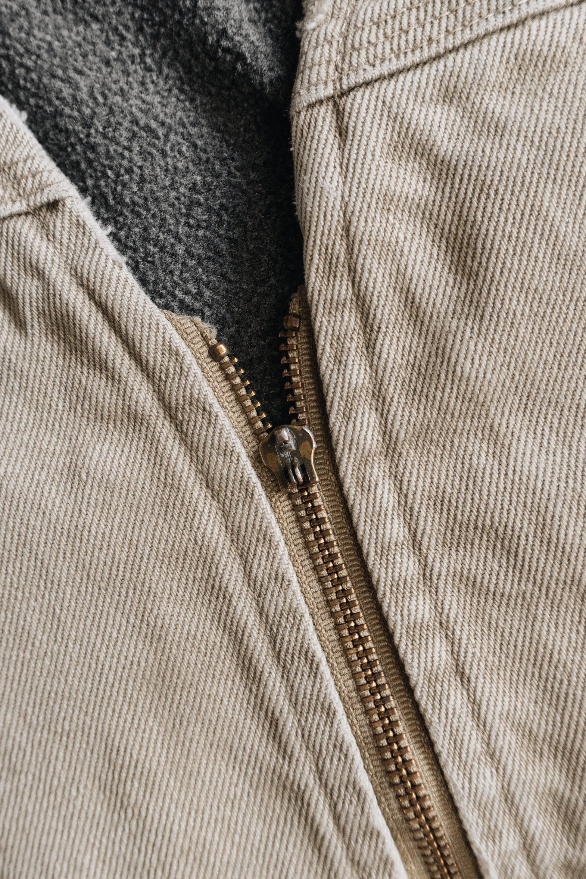 (L) VINTAGE CARHARTT SHERPA VEST