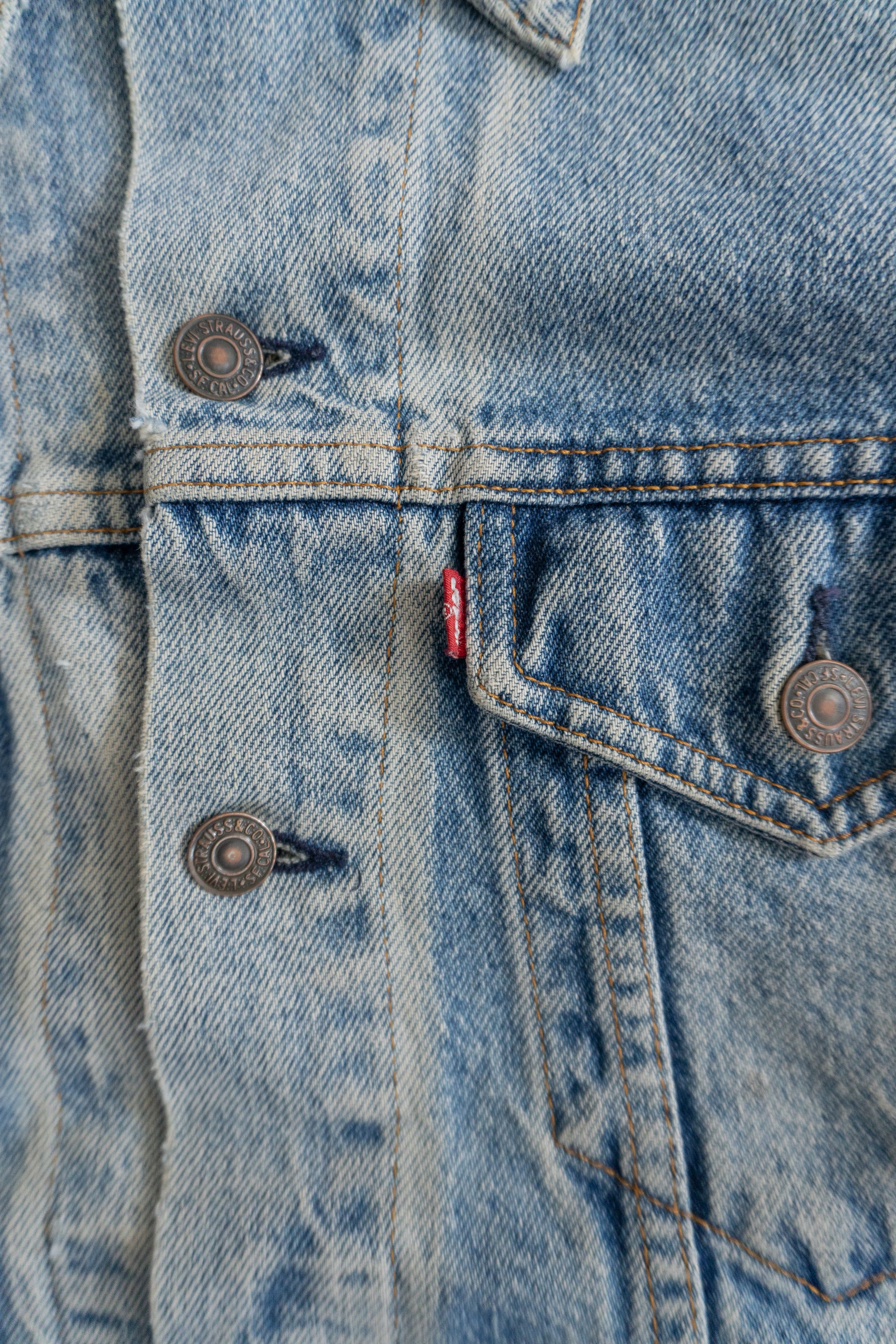 (M) 1980’S VINTAGE LEVIS DENIM TRUCKER FADED JACKET