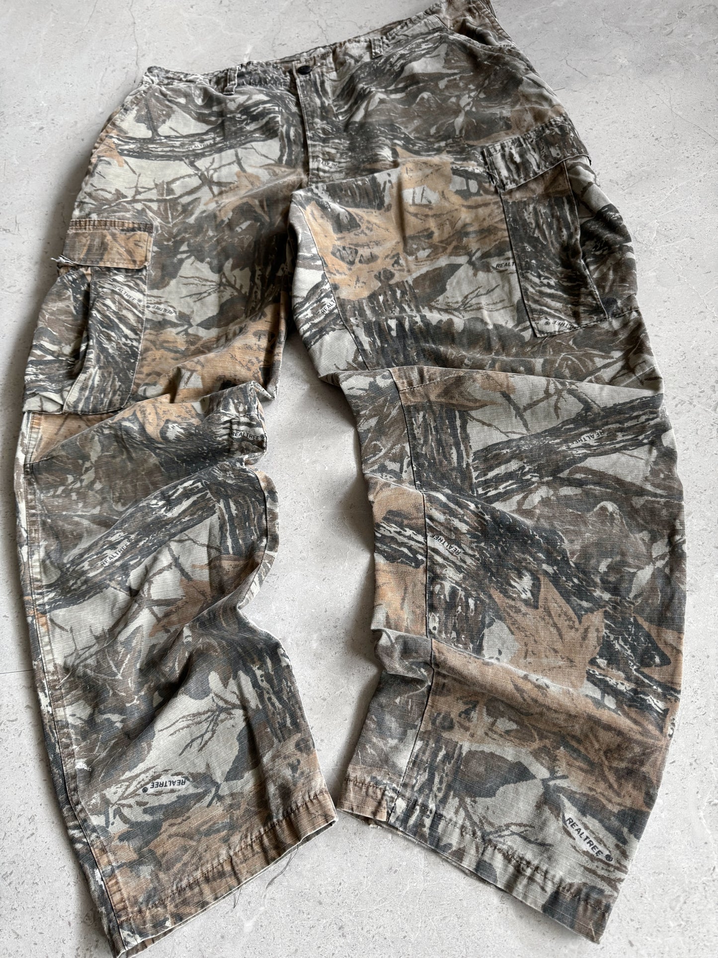 VINTAGE REALTREE CAMO PANTS (36x32)