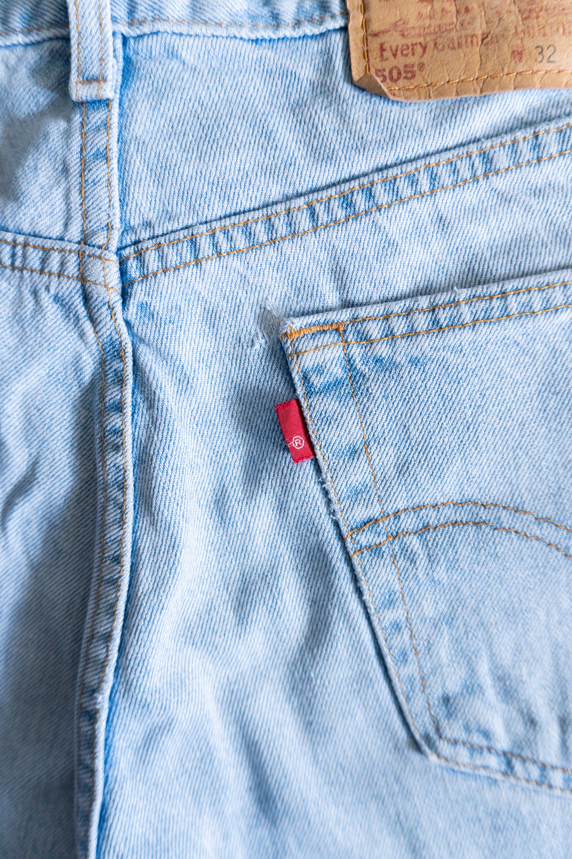 VINTAGE LEVIS 505 SHORT - 32